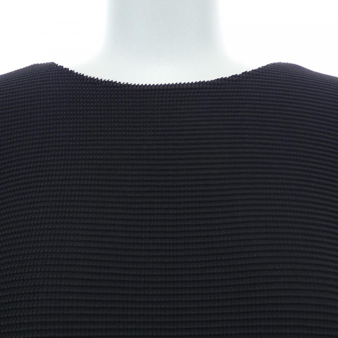 Issey Miyake Issey Miyake me ISSEY MIYAKE Top Textile Tops DUTY FREE for USA Size ONE SIZE - 5 Thumbnail