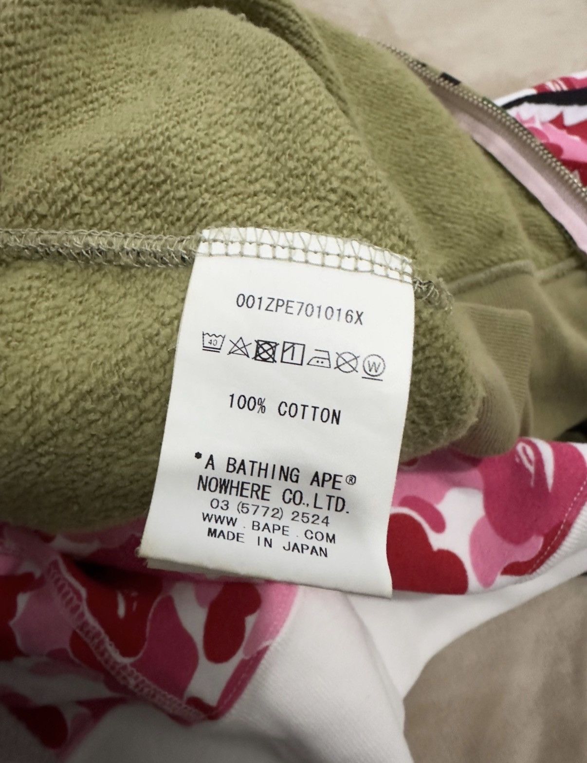 Bape Pink Camo Split Design Zip-Up Hoodie XL Size US XL / EU 56 / 4 - 4 Thumbnail
