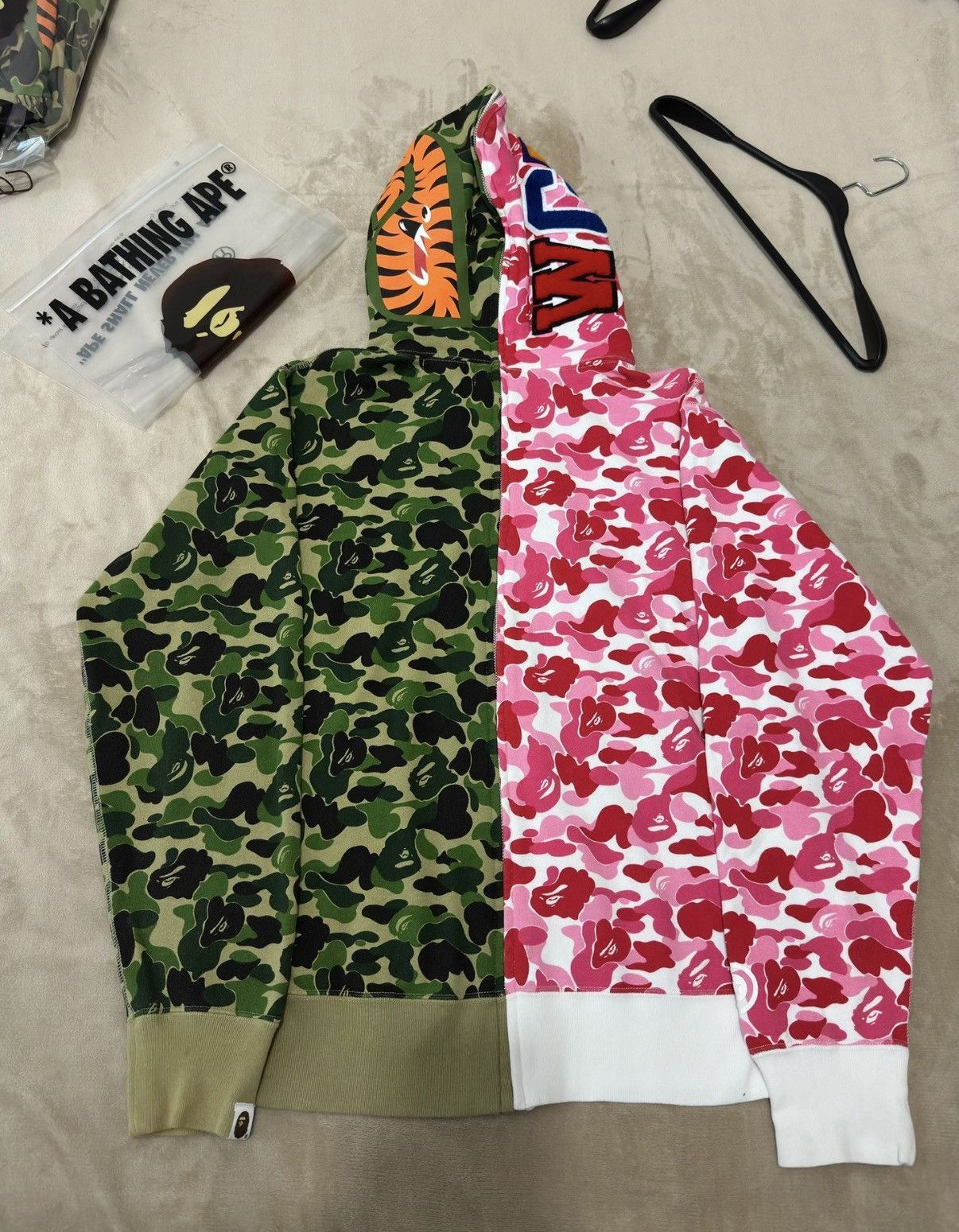 Bape Pink Camo Split Design Zip-Up Hoodie XL Size US XL / EU 56 / 4 - 2 Thumbnail
