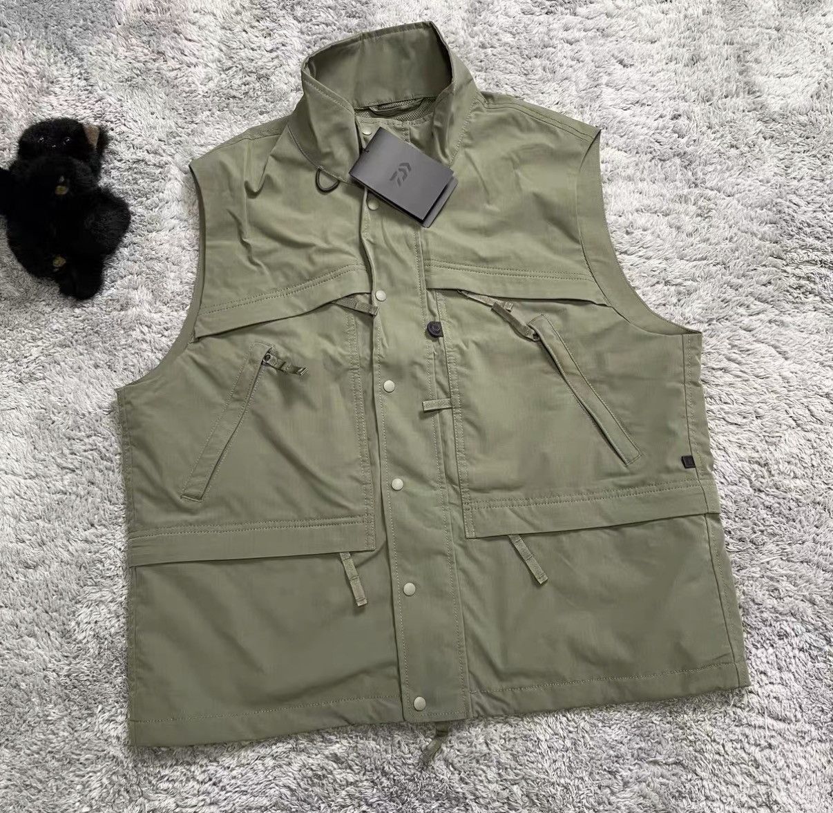 DAIWA PIER39 Green Utility Vest with Pockets - Size M Size US M / EU 48-50 / 2 - 2 Thumbnail