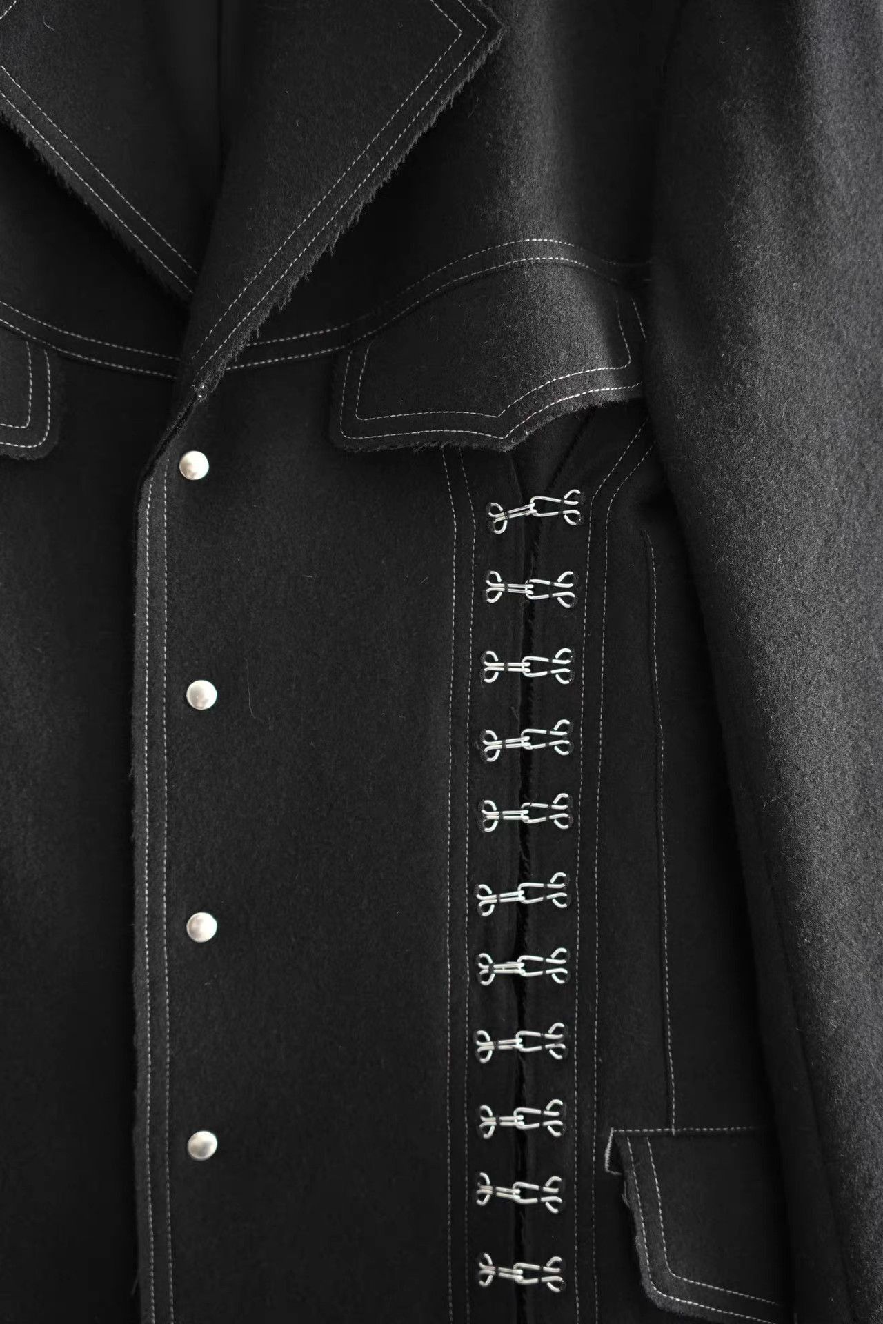 Yohji Yamamoto Black Structured Coat with Contrast Stitching Size US M / EU 48-50 / 2 - 5 Thumbnail