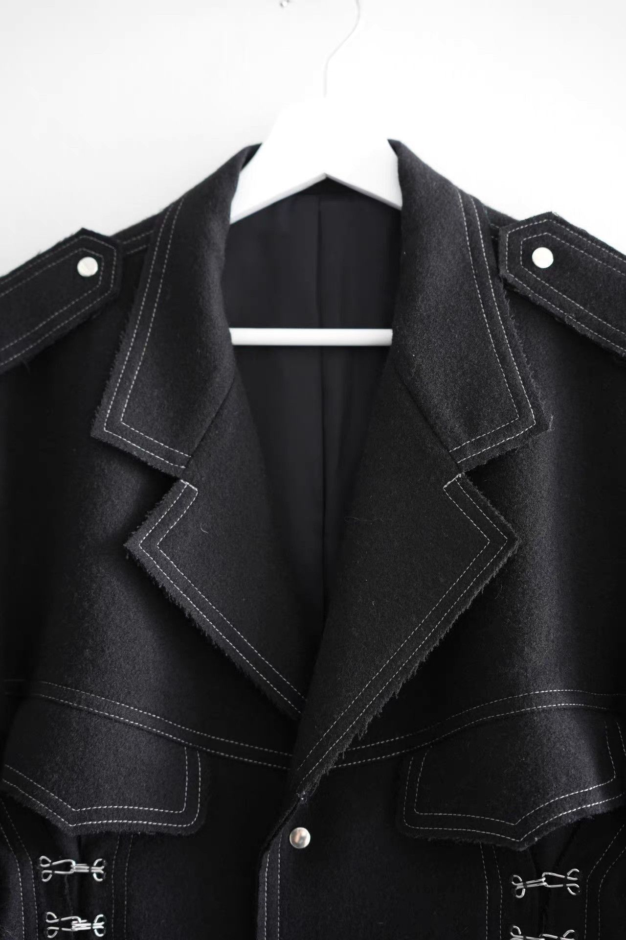 Yohji Yamamoto Black Structured Coat with Contrast Stitching Size US M / EU 48-50 / 2 - 3 Thumbnail