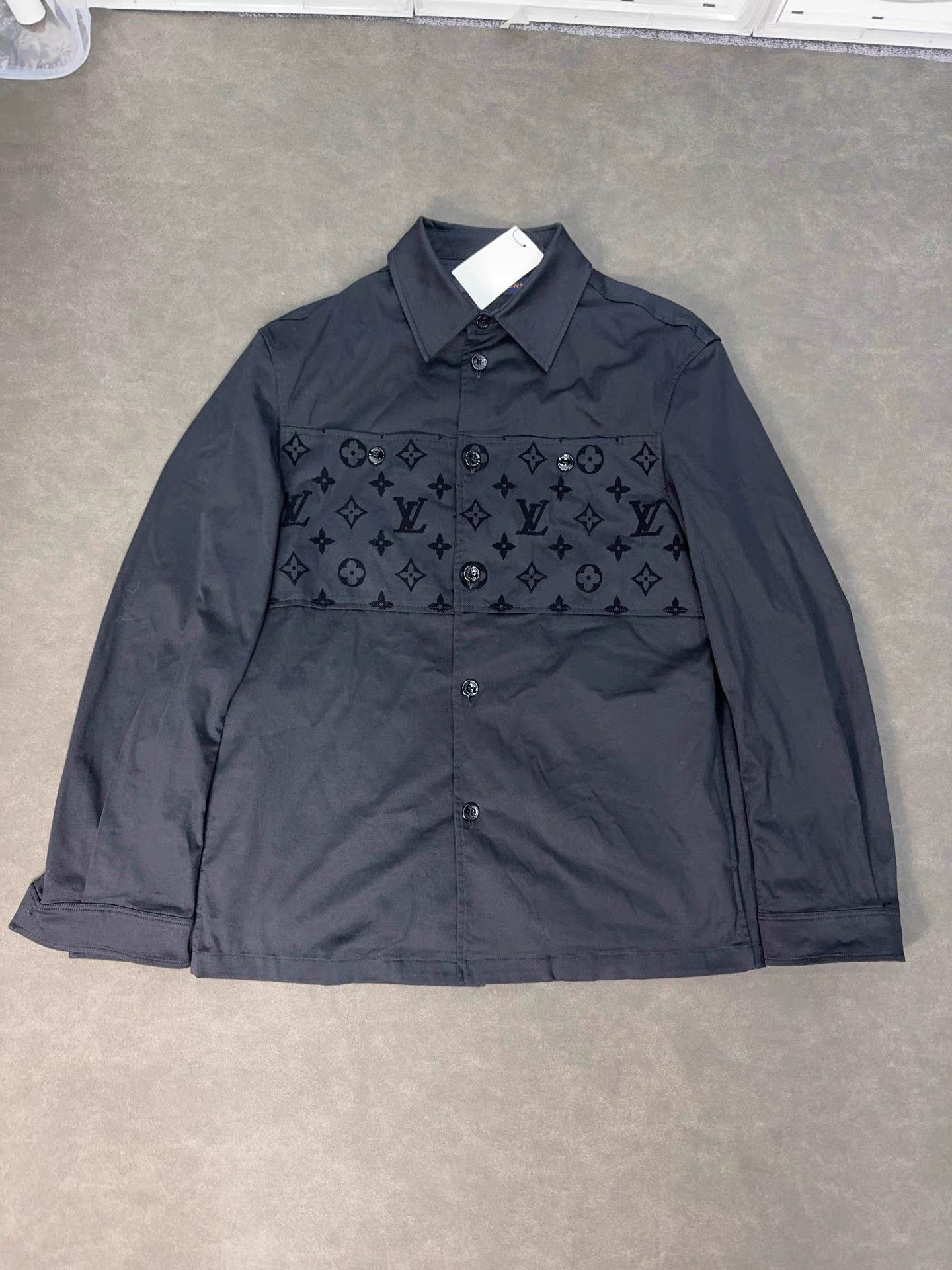 Louis Vuitton Black Button-Up Shirt with Pattern Size US S / EU 44-46 / 1 - 2 Thumbnail