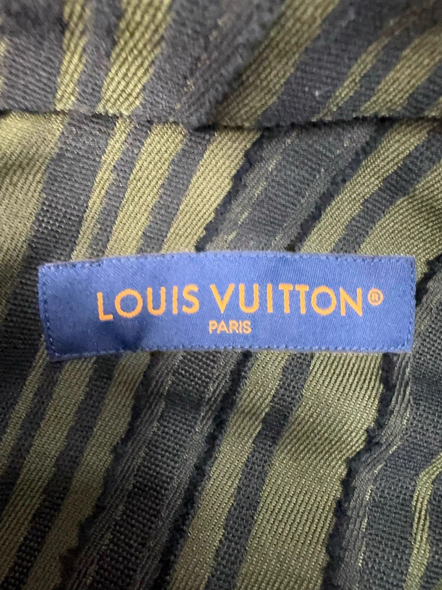Louis Vuitton Diagonal Striped Long Sleeve Button-Up Shirt Size US L / EU 52-54 / 3 - 3 Thumbnail