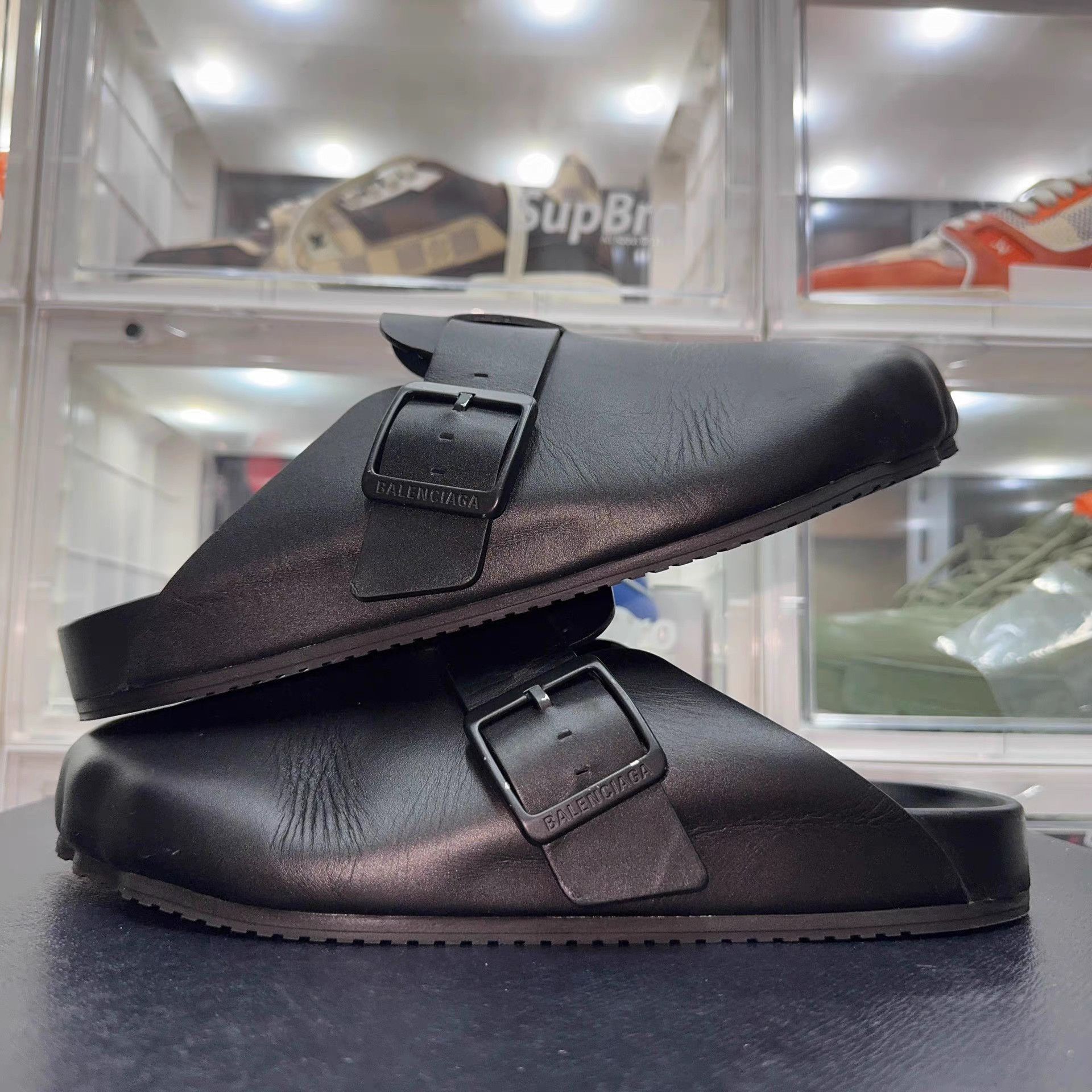 Balenciaga Black Leather Slip-On Clogs Size 10 Size US 10 / EU 43 - 4 Thumbnail