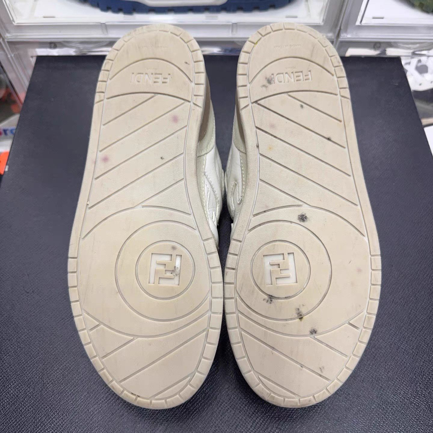 Fendi White Low-Top Sneakers Size 7 Size US 7 / EU 40 - 7 Thumbnail