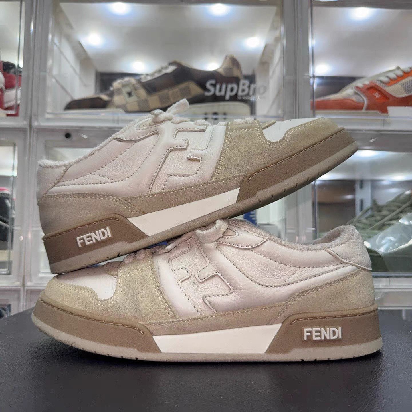 Fendi White Low-Top Sneakers Size 7 Size US 7 / EU 40 - 4 Thumbnail