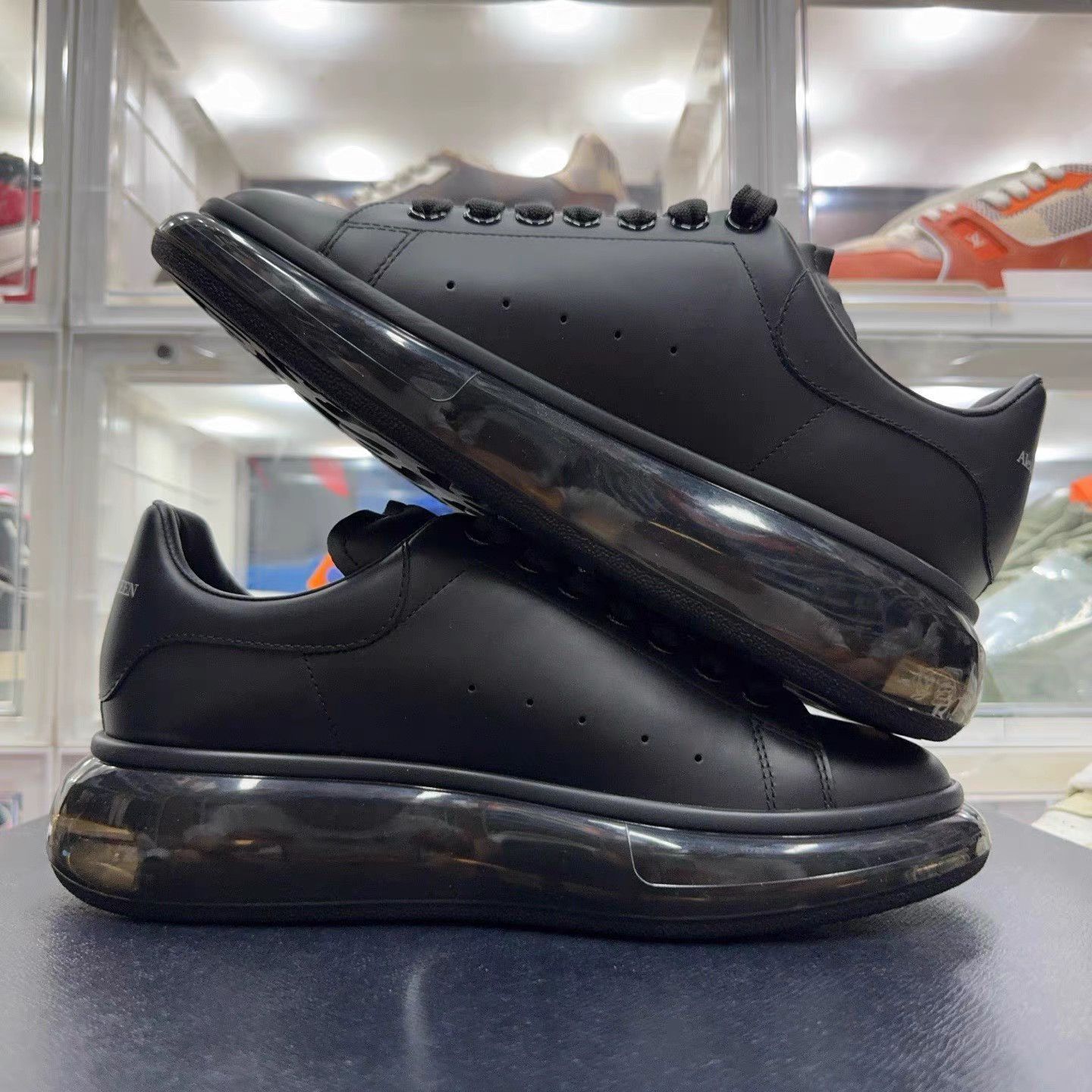 Alexander McQueen Black Low-Top Leather Sneakers Size 7.5 Size US 7.5 / EU 40-41 - 3 Thumbnail