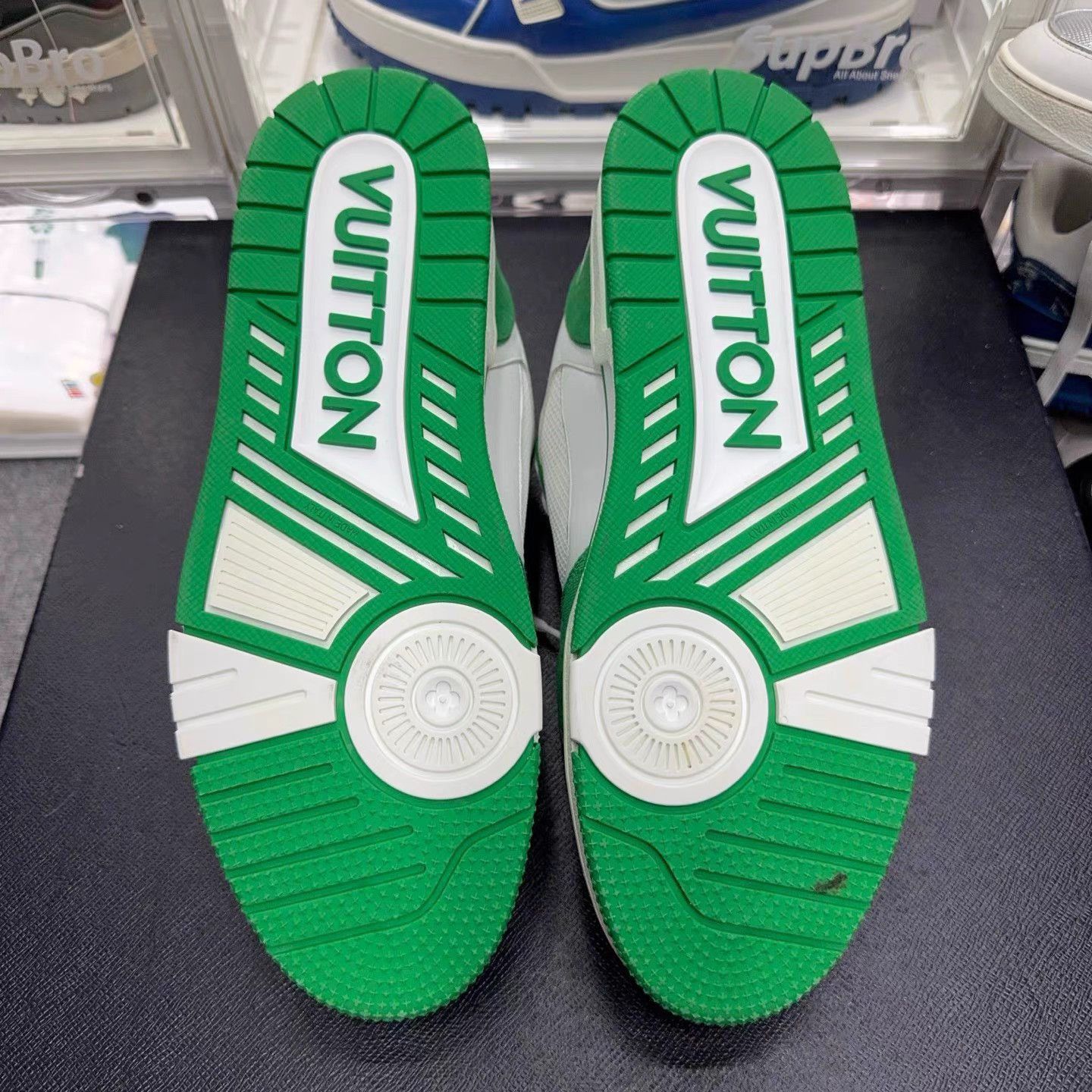 Louis Vuitton Green Low-Top Sneakers with Velcro Straps Size US 10 / EU 43 - 7 Thumbnail