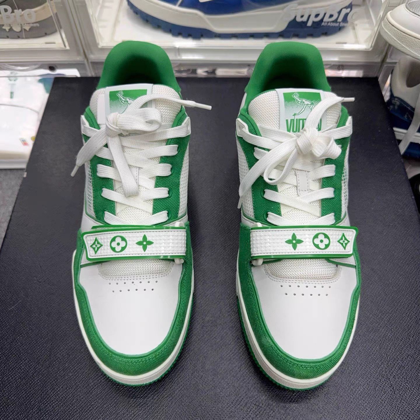 Louis Vuitton Green Low-Top Sneakers with Velcro Straps Size US 10 / EU 43 - 2 Thumbnail