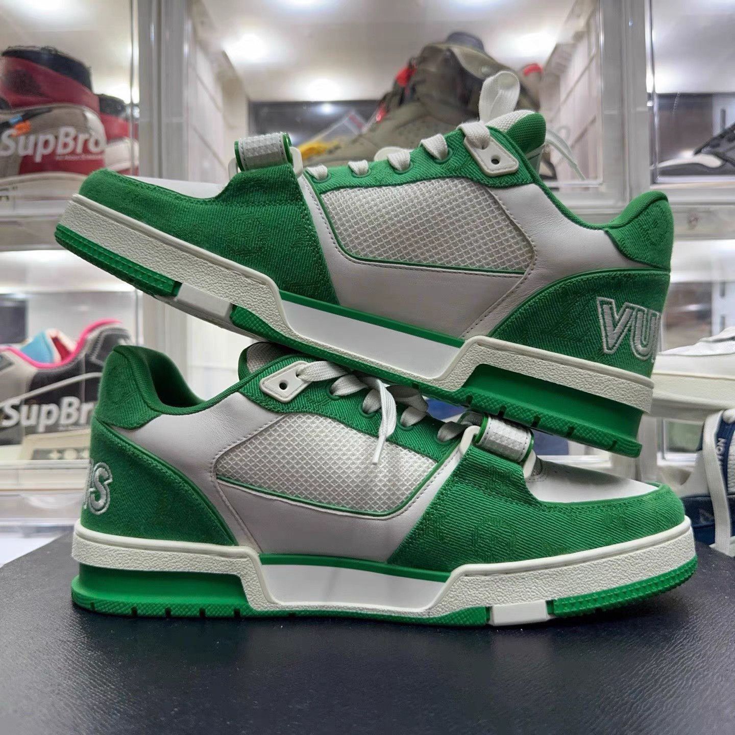 Louis Vuitton Green Low-Top Sneakers with Velcro Straps Size US 10 / EU 43 - 3 Thumbnail