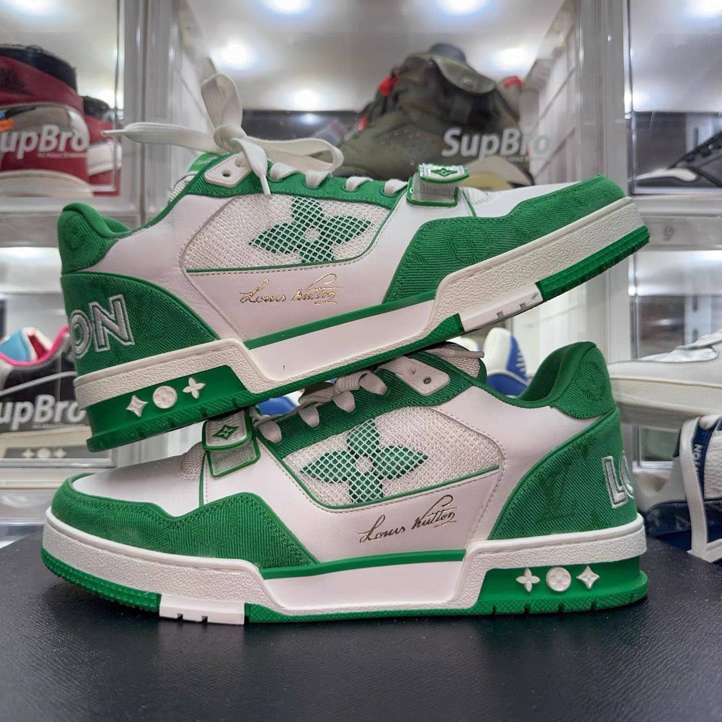 Louis Vuitton Green Low-Top Sneakers with Velcro Straps Size US 10 / EU 43 - 4 Thumbnail