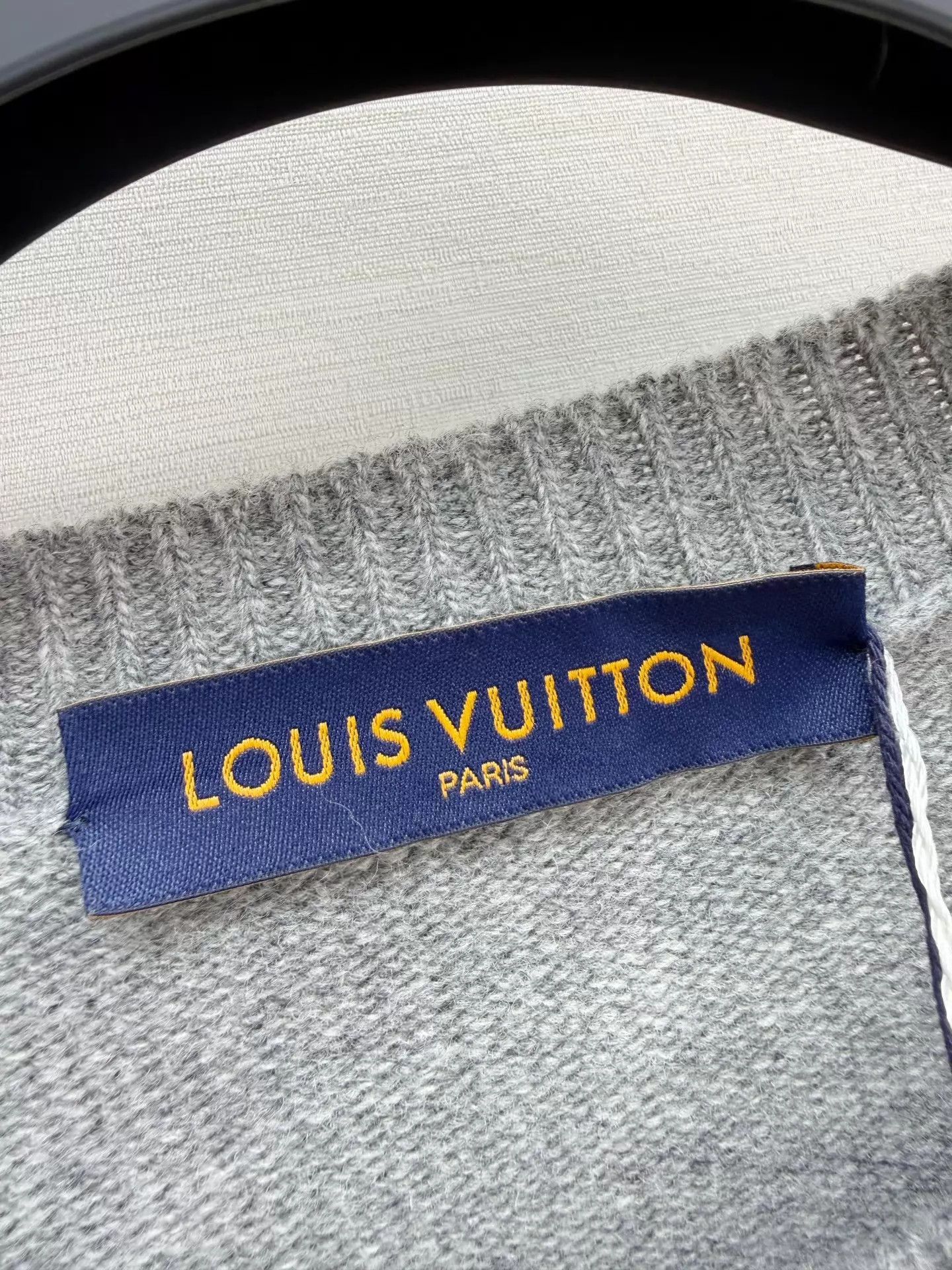 Louis Vuitton Gray Tiger Graphic Knit Sweater Size M Size US M / EU 48-50 / 2 - 2 Thumbnail