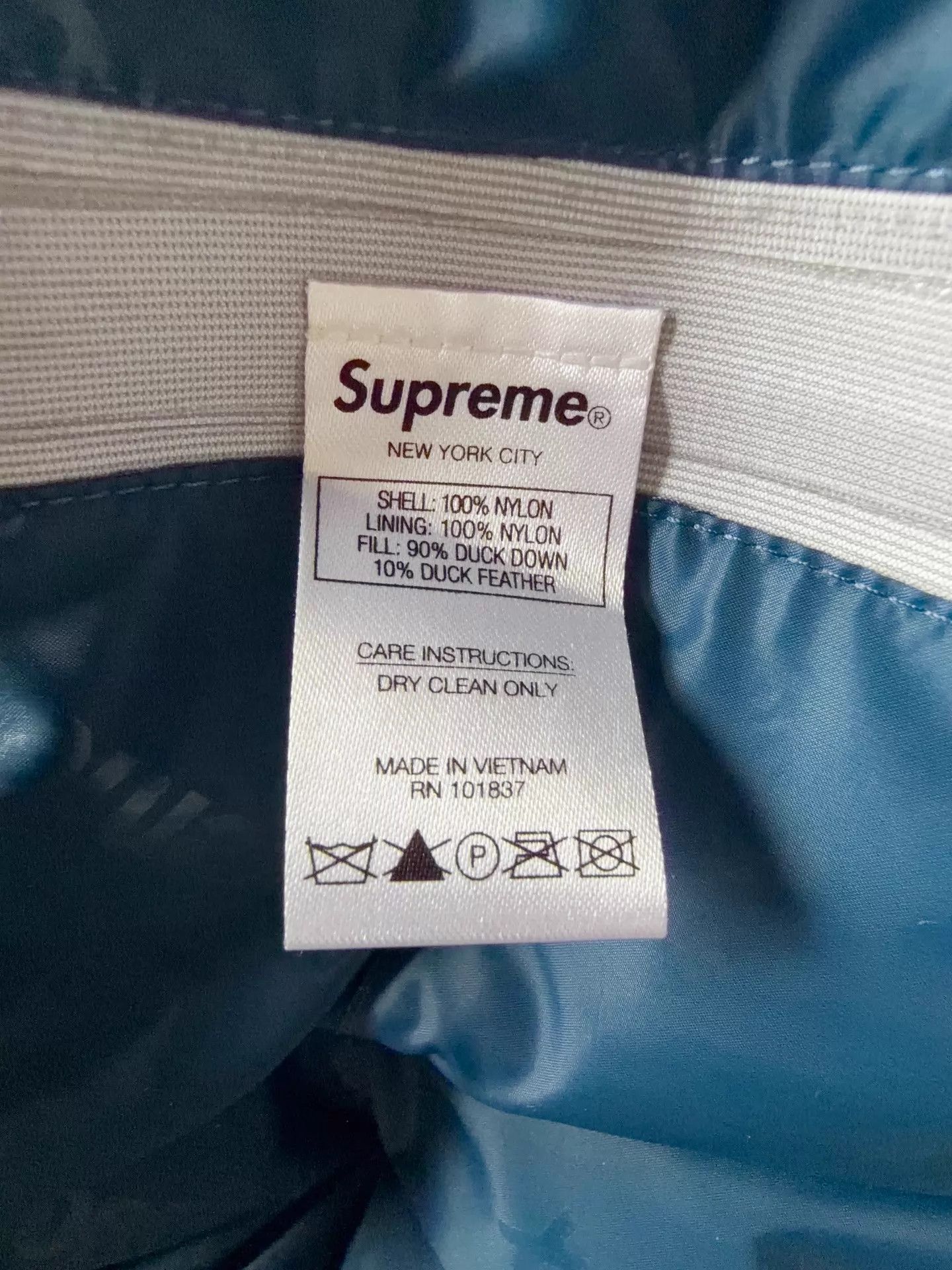 Supreme Blue Puffy Hooded Jacket with Front Pockets - L Size US L / EU 52-54 / 3 - 5 Thumbnail