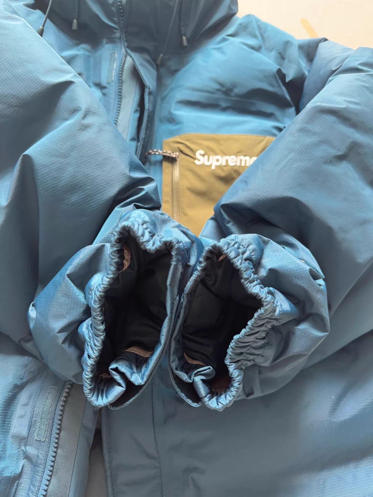Supreme Blue Puffy Hooded Jacket with Front Pockets - L Size US L / EU 52-54 / 3 - 7 Thumbnail