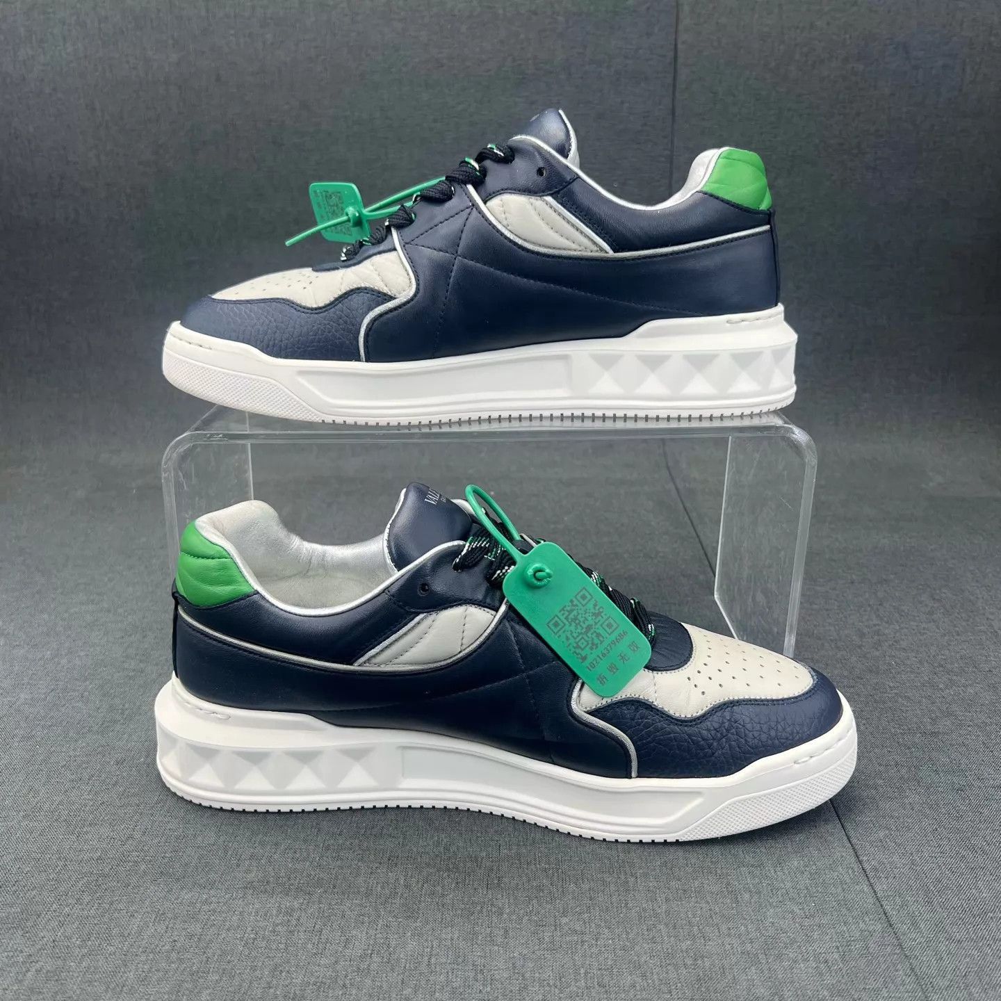 Valentino Blue Low-Top Sneakers Size 9 Size US 9 / EU 42 - 3 Thumbnail