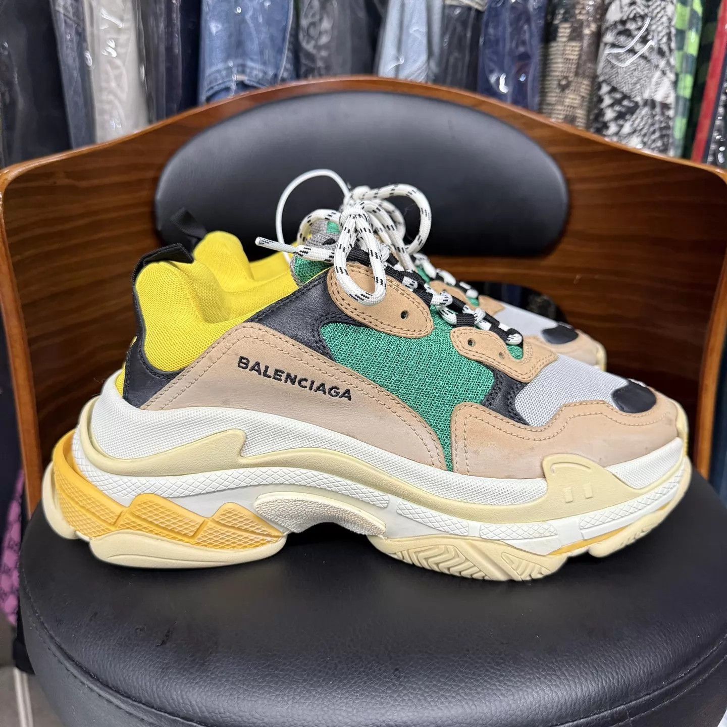 Balenciaga Multi-Color Chunky Low-Top Sneakers Size 8 Size US 8 / EU 41 - 4 Thumbnail