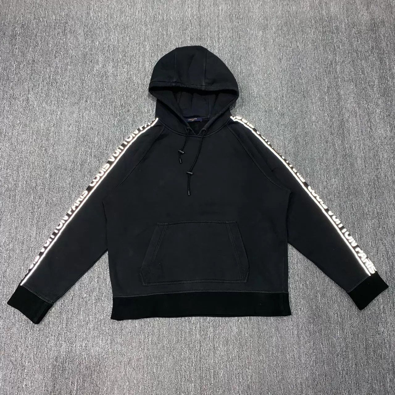 Louis Vuitton Black Striped Sleeve Hoodie with Front Pocket Size US M / EU 48-50 / 2 - 6 Thumbnail