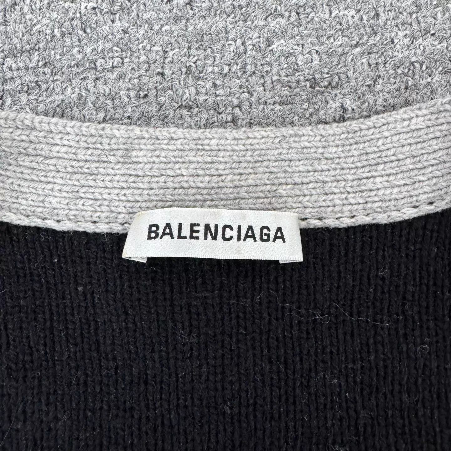 Balenciaga Gray Patterned V-Neck Button-Up Cardigan Size US S / EU 44-46 / 1 - 5 Thumbnail