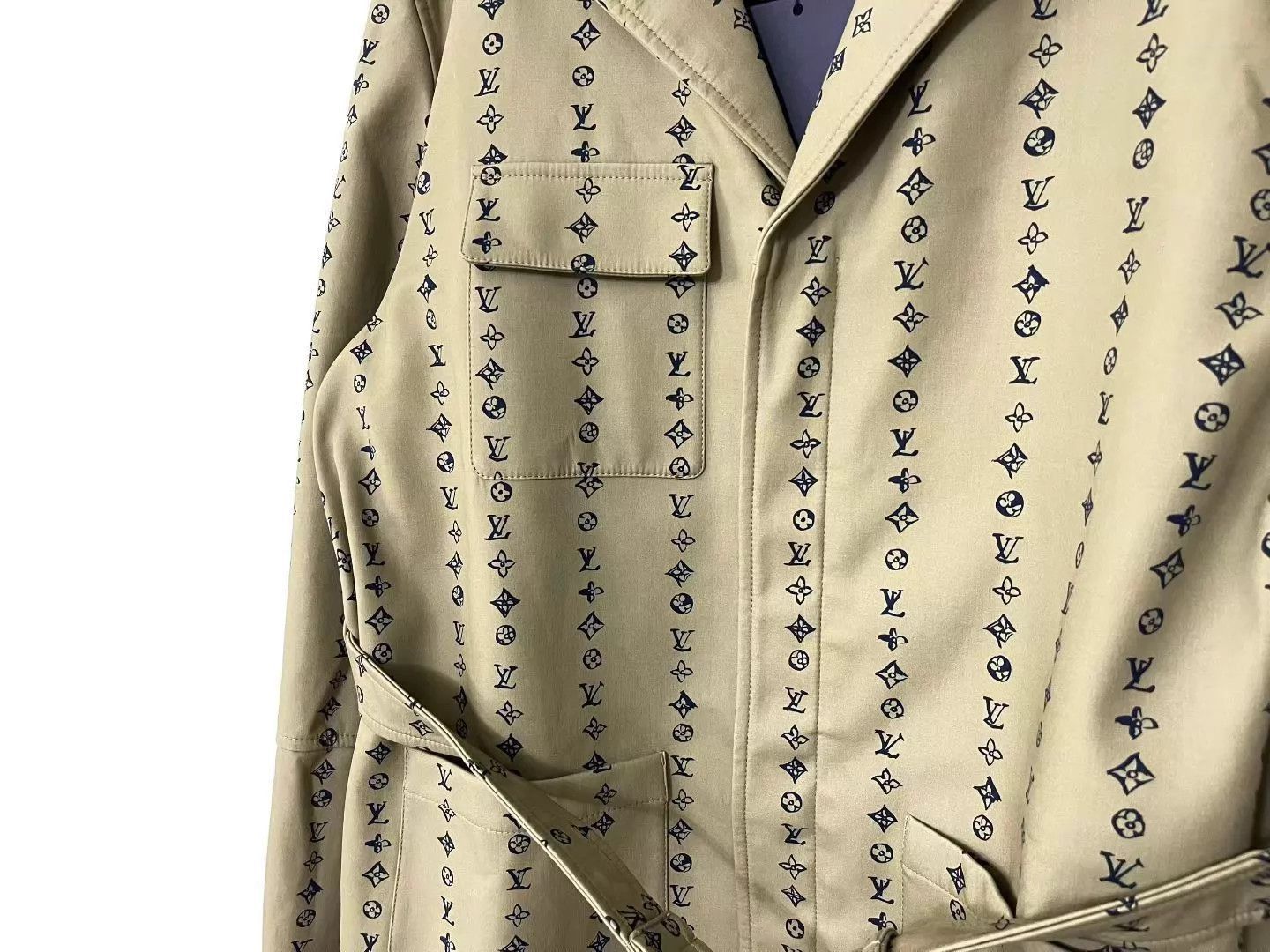 Louis Vuitton Beige Patterned Belted Long Coat Size L Size US L / EU 52-54 / 3 - 2 Thumbnail