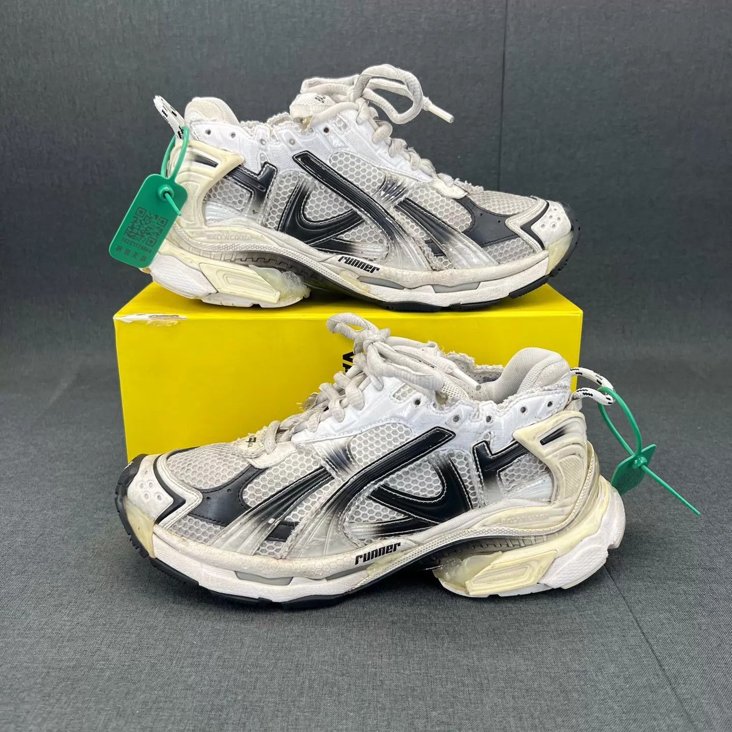 Balenciaga Multi Color Low Top Sneakers Size 9 Size US 9 / EU 42 - 2 Thumbnail