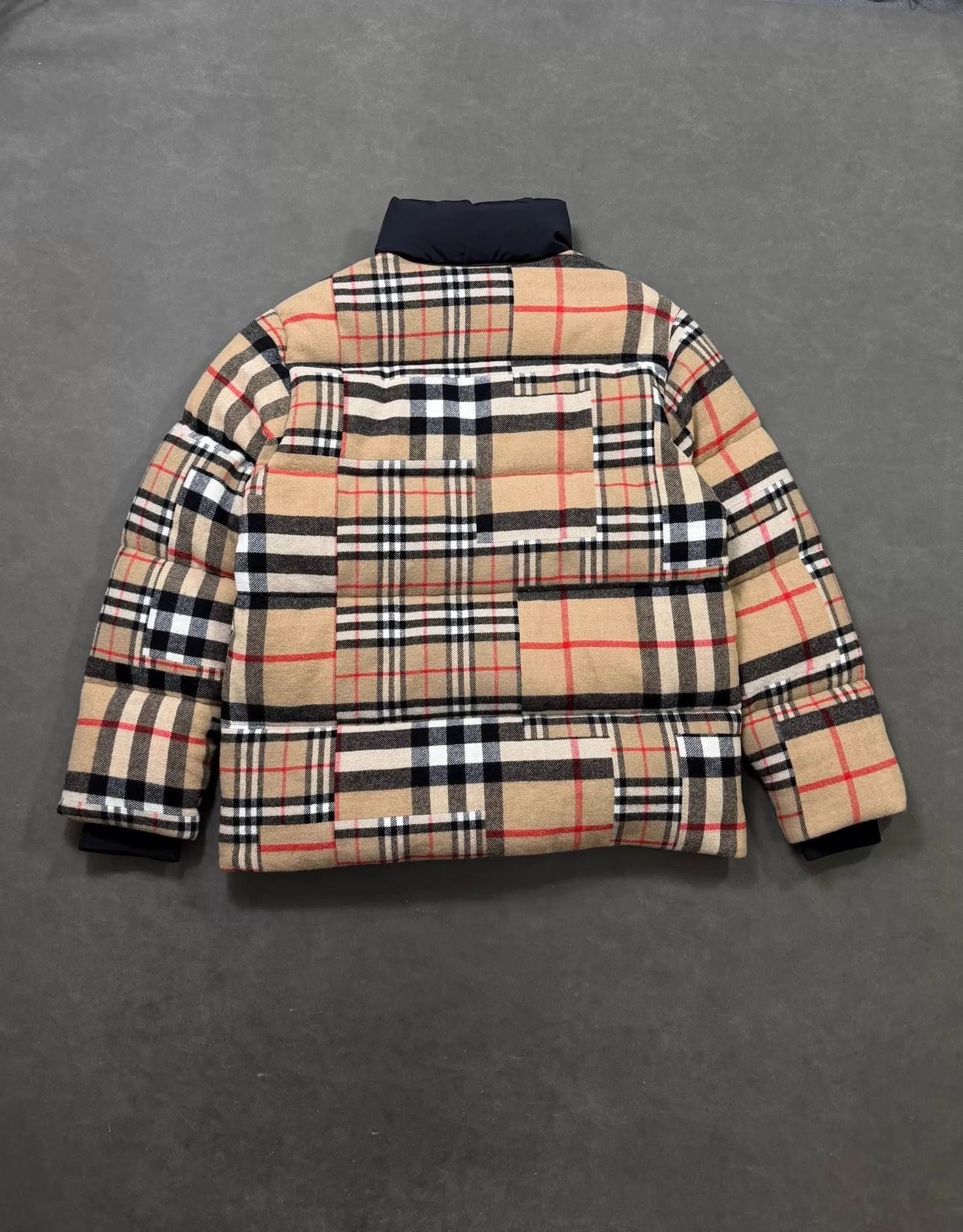 Burberry Plaid Quilted Jacket with High Collar Size US M / EU 48-50 / 2 - 3 Thumbnail
