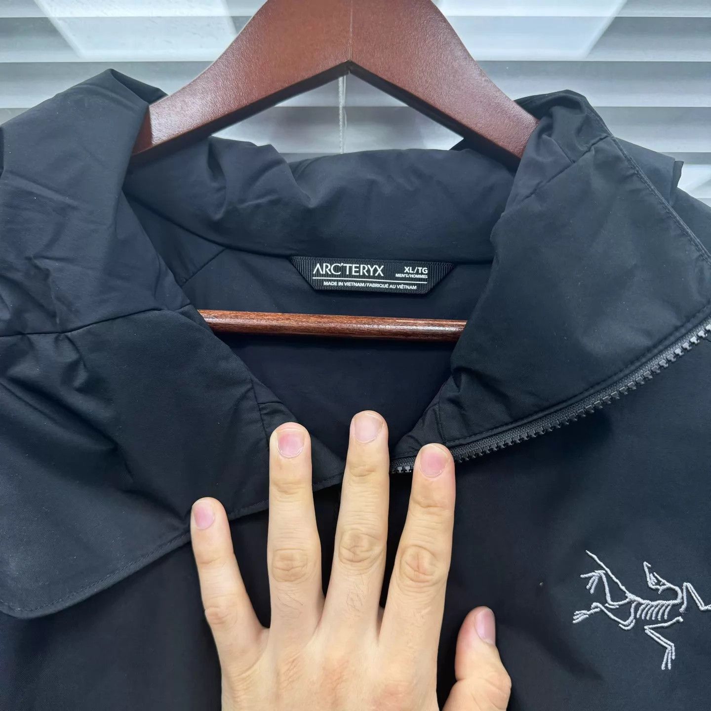 Arc'teryx Black Hooded Light Jacket XL Size US XL / EU 56 / 4 - 5 Thumbnail