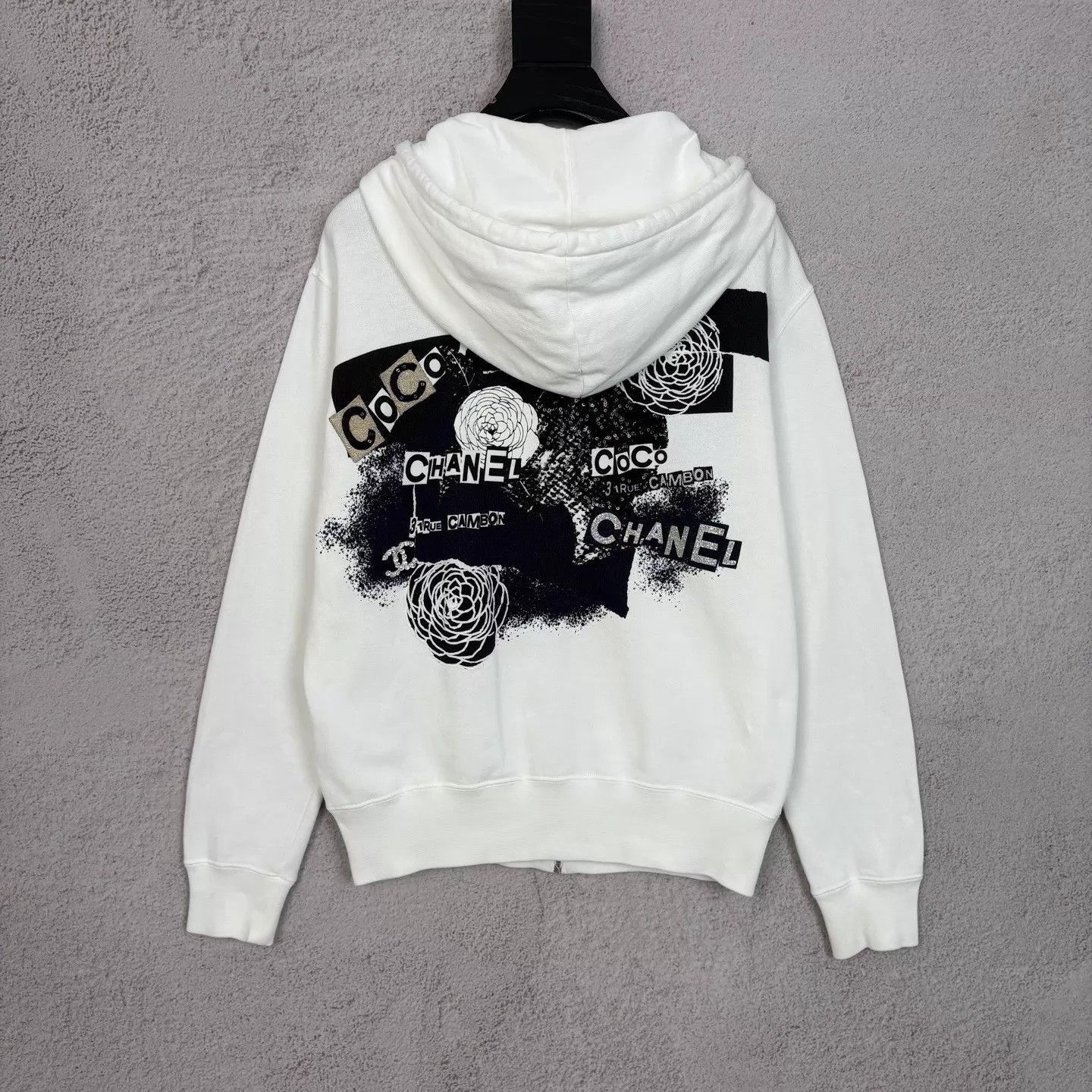 Chanel White Zip-Up Hoodie with Drawstring - Size S Size US S / EU 44-46 / 1 - 2 Thumbnail