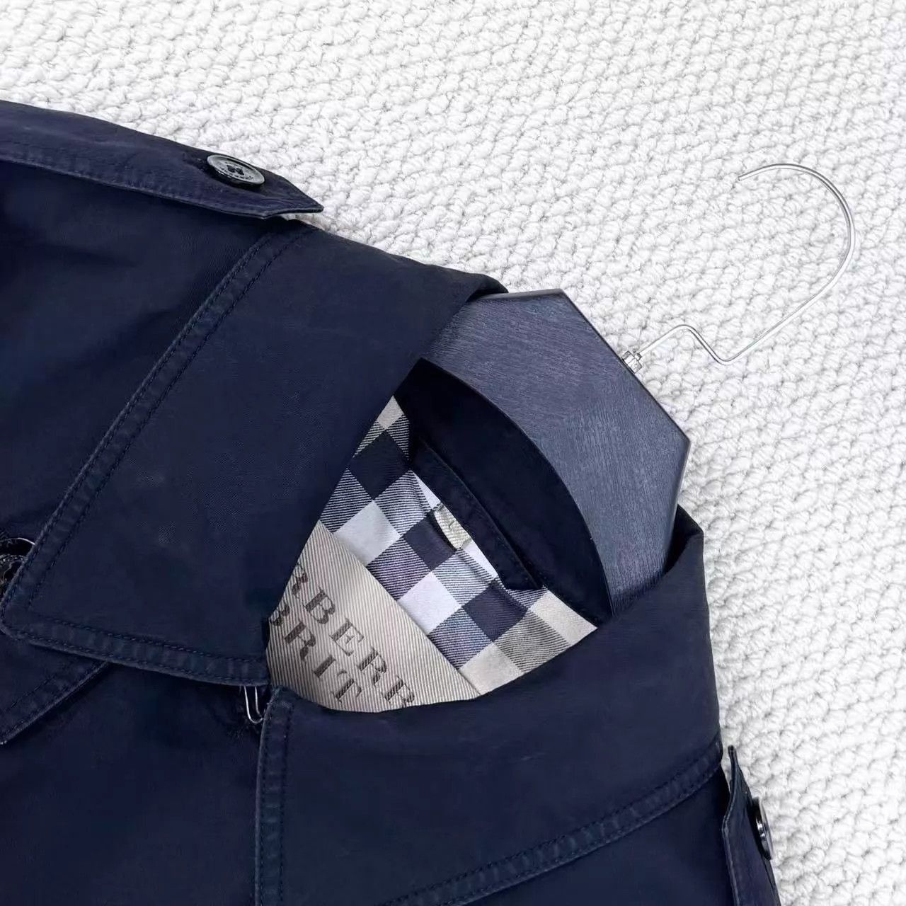 Burberry Black Trench Coat with Double Breasted Design Size US L / EU 52-54 / 3 - 3 Thumbnail