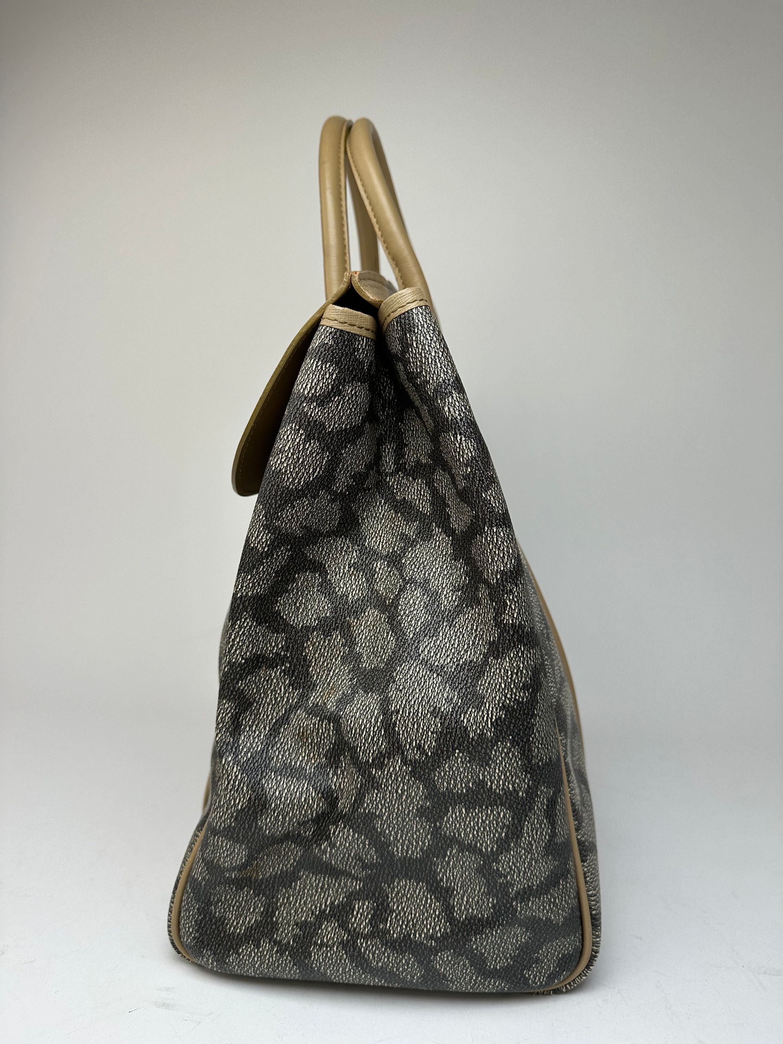 Other Vintage Yves Saint Laurent Stone Monogram Leather Handbag Bl Size ONE SIZE - 5 Thumbnail