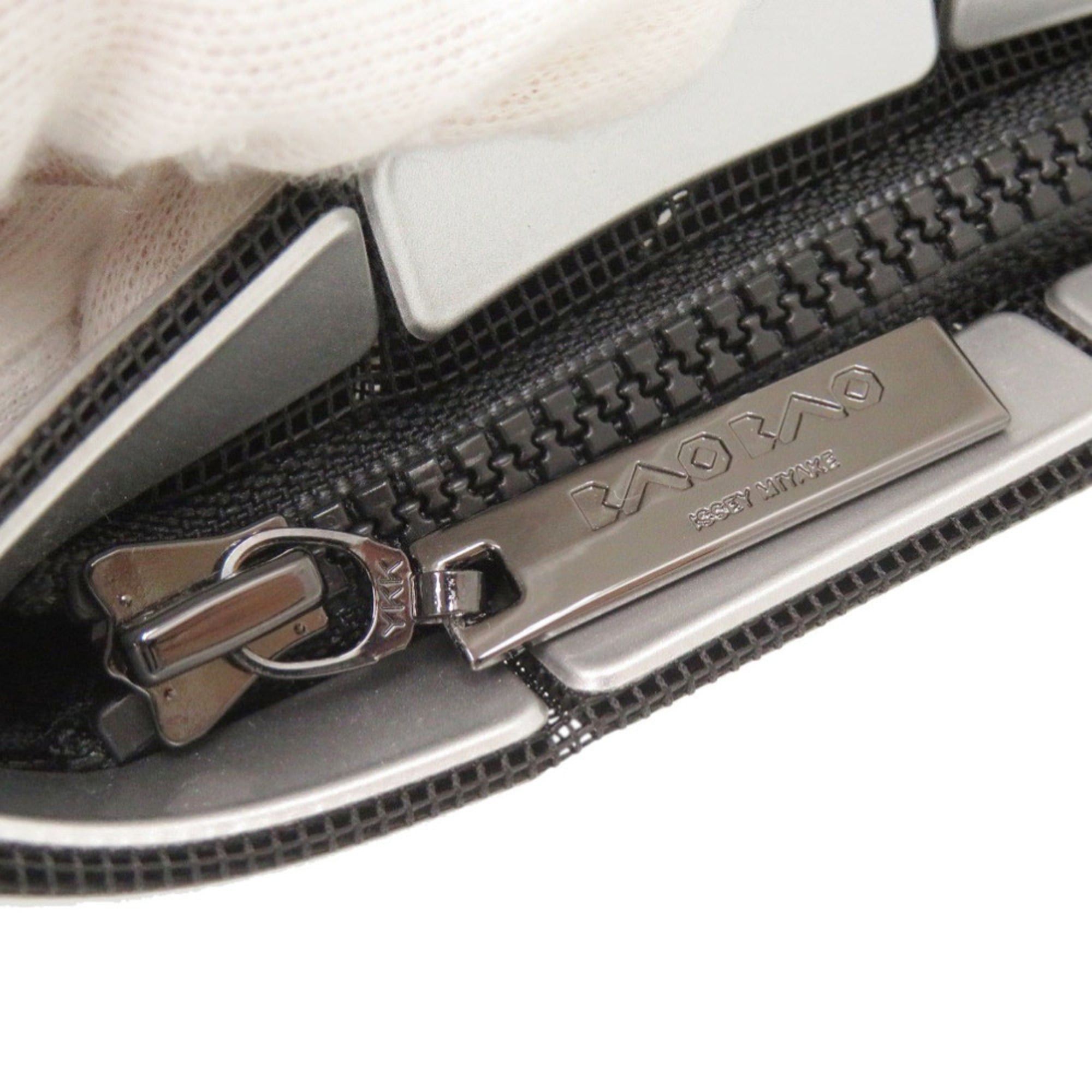 Issey Miyake Issey Miyake Bao Silver Handbag Pouch 0582 ISSEY MIYAKE Size ONE SIZE - 5 Thumbnail