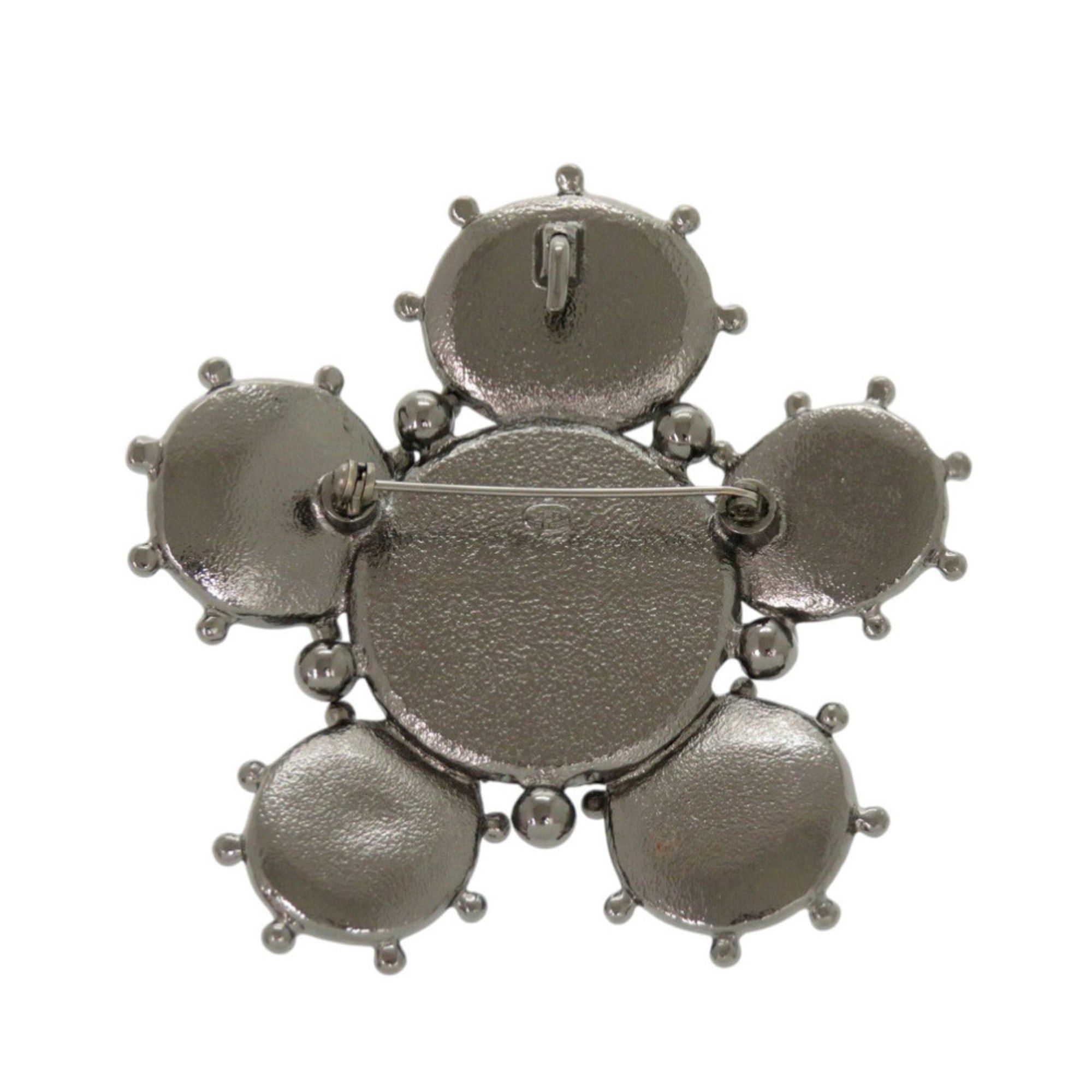 Chanel Excellent condition Chanel Coco Mark 05A Metal Black Silver Brooch 0722CHANEL Size ONE SIZE - 2 Thumbnail