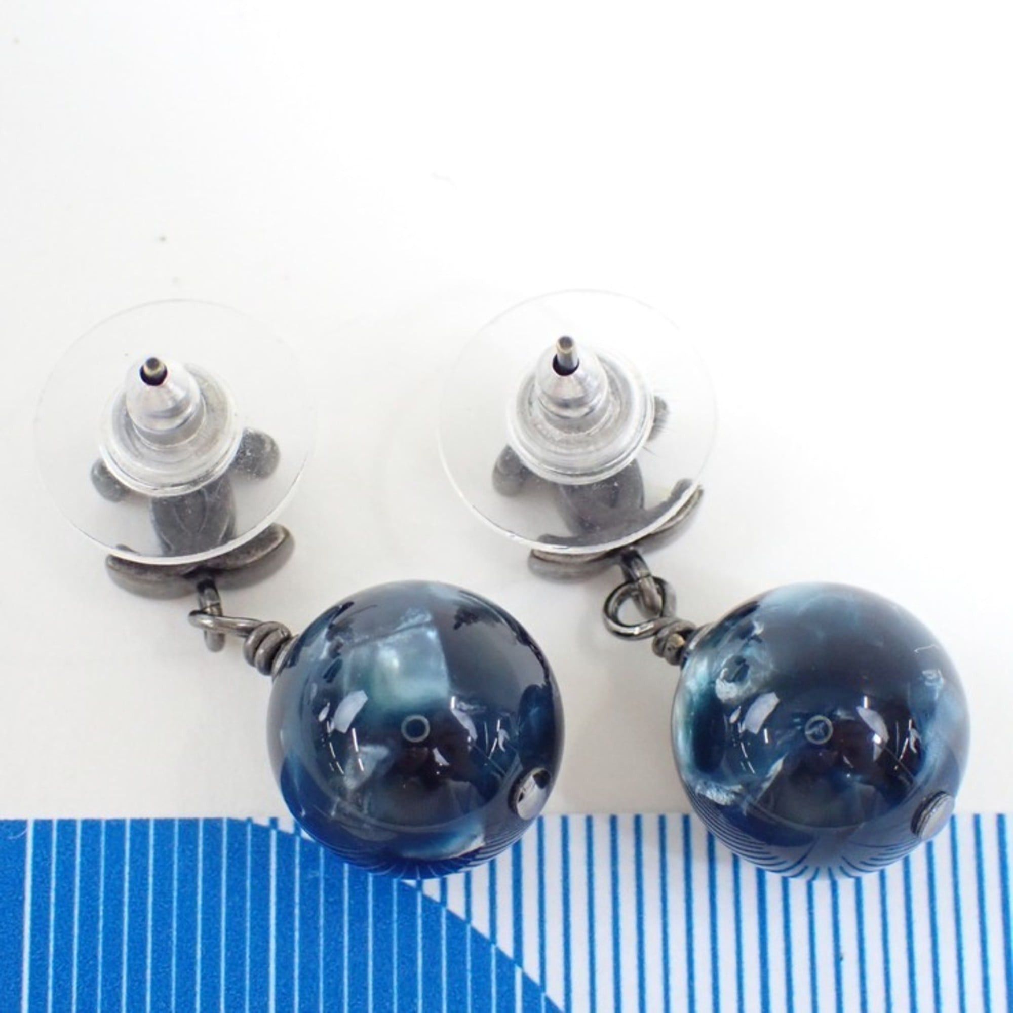 Chanel CHANEL earrings, Coco Mark ball navy silver resin metal, marble pattern, for women. Size ONE SIZE - 2 Thumbnail