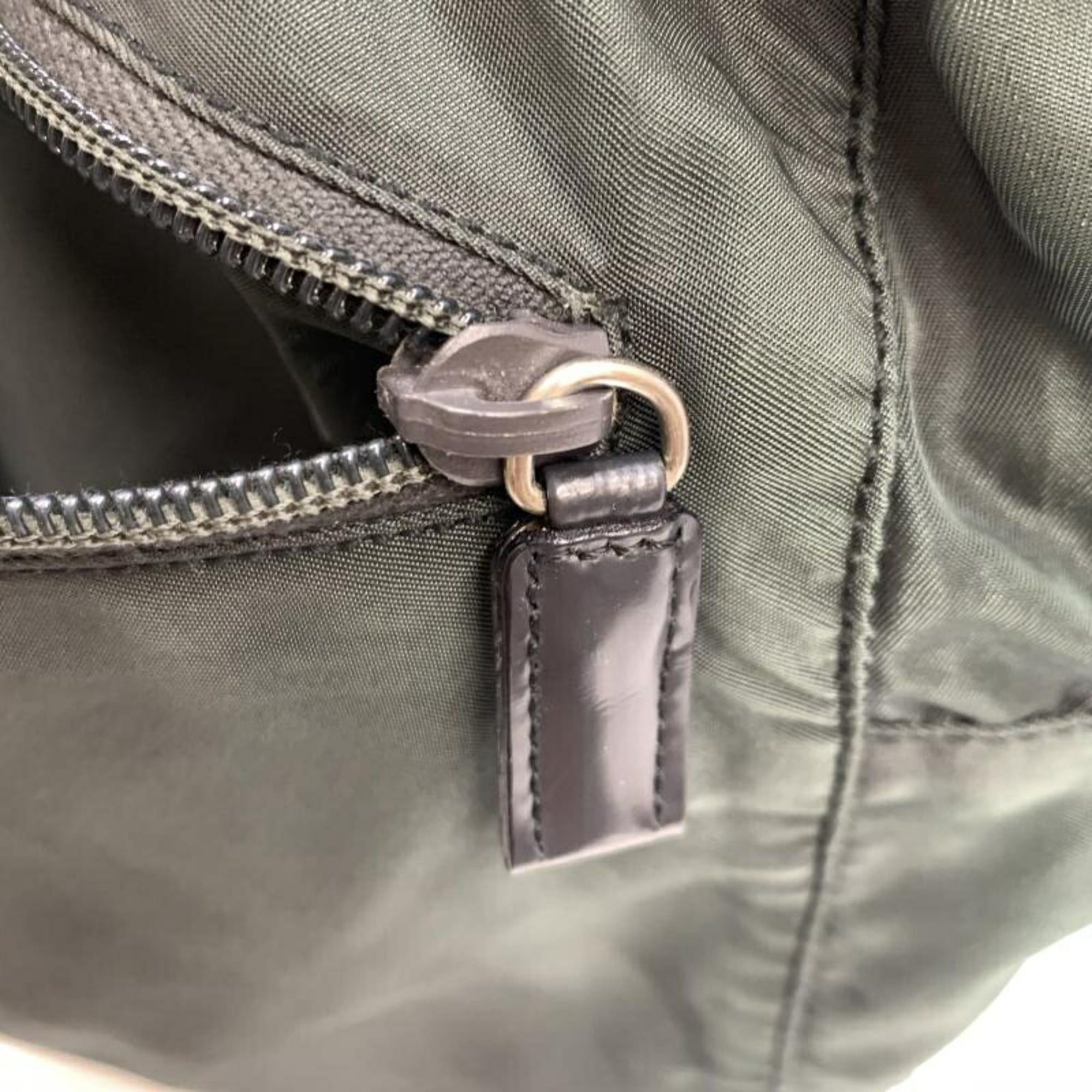 Prada PRADA Triangle Plate Nylon Bag Green Prada Size ONE SIZE - 4 Thumbnail
