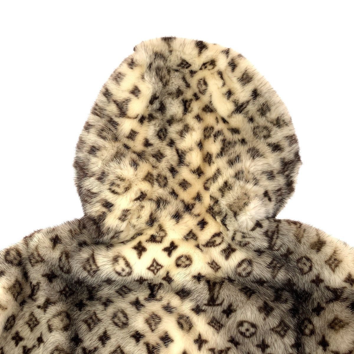 Louis Vuitton Louis Vuitton Louis Vuitton Monogram Mink Jacket Fur Outerwear 1AABOZ DUTY FREE for USA Size ONE SIZE - 4 Thumbnail