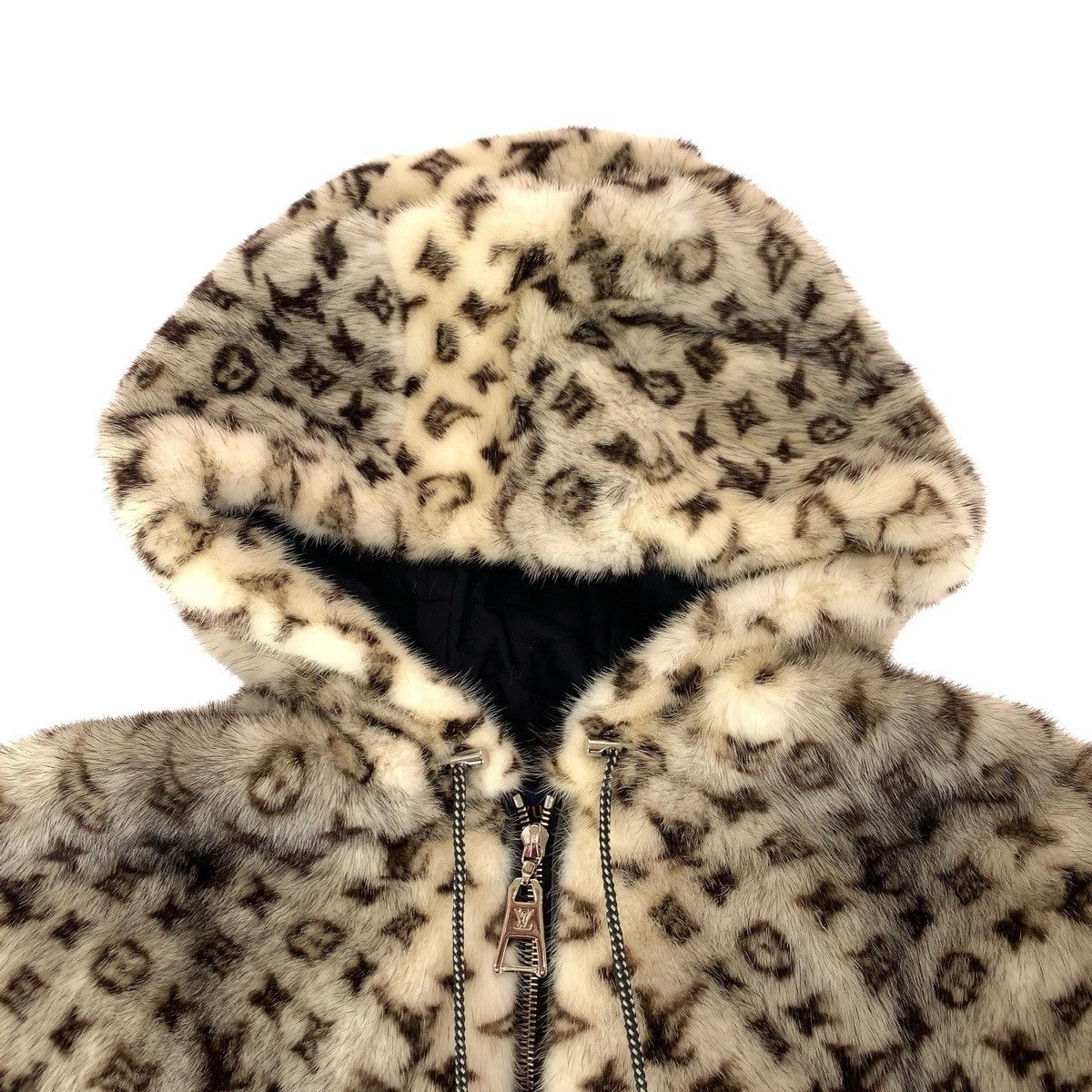 Louis Vuitton Louis Vuitton Louis Vuitton Monogram Mink Jacket Fur Outerwear 1AABOZ DUTY FREE for USA Size ONE SIZE - 3 Thumbnail