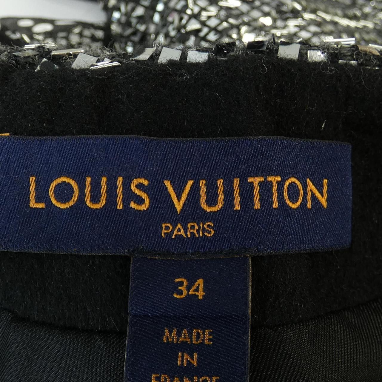 Louis Vuitton Louis Vuitton Louis Vuitton Jacket Others Outerwear FHVB98ROR DUTY FREE for USA Size ONE SIZE - 4 Thumbnail