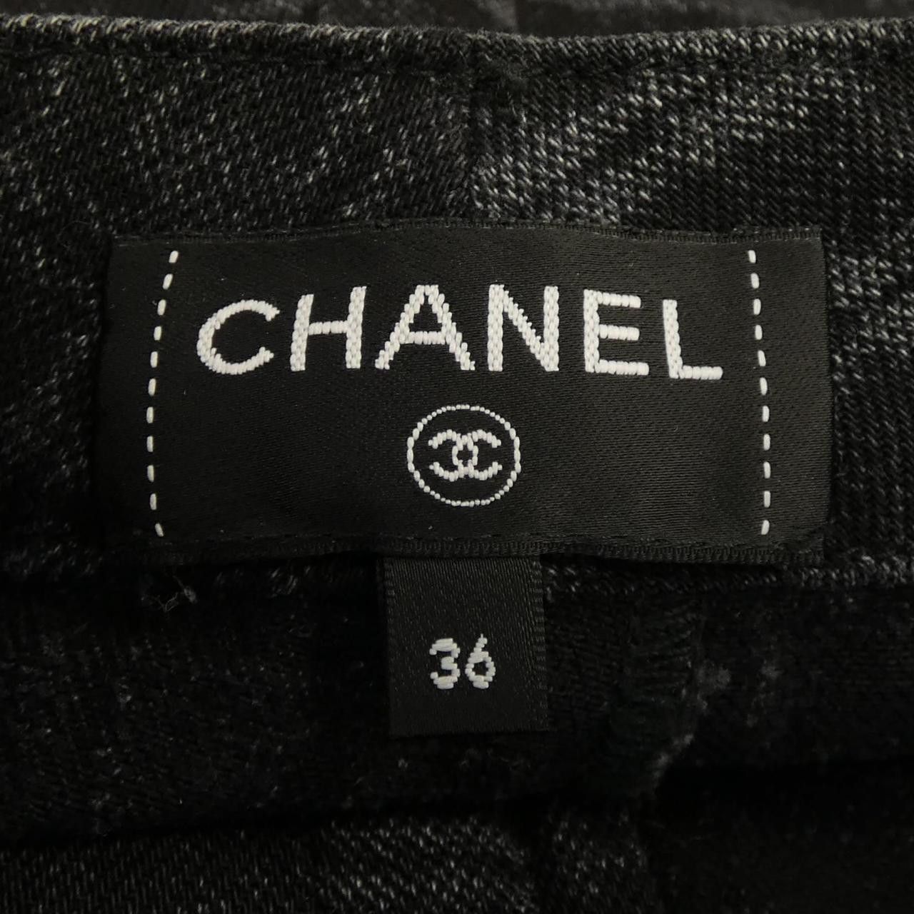 Chanel Chanel Chanel Shorts Textile Shorts P77604V69616 DUTY FREE for USA Size ONE SIZE - 5 Thumbnail