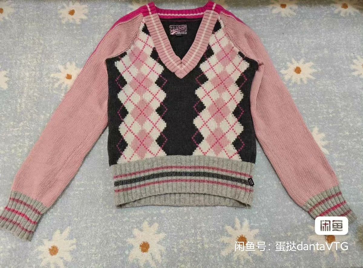 Miss Sixty Miss Sixty Pink Gray Argyle V-Neck Wool Top Size M / US 6-8 / IT 42-44 - 2 Thumbnail