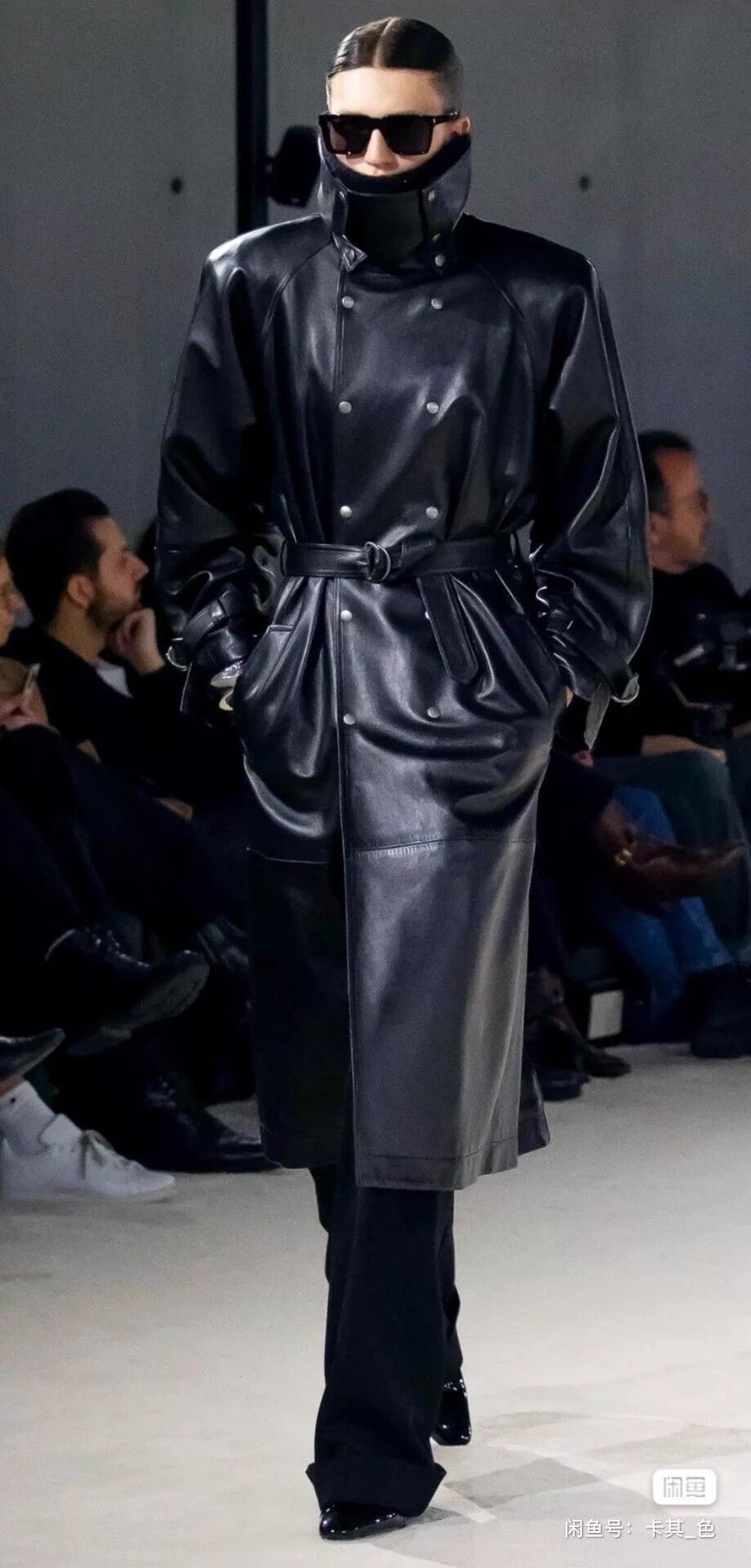 Yves Saint Laurent Black Leather Long Coat with Belt Size US S / EU 44-46 / 1 - 3 Thumbnail