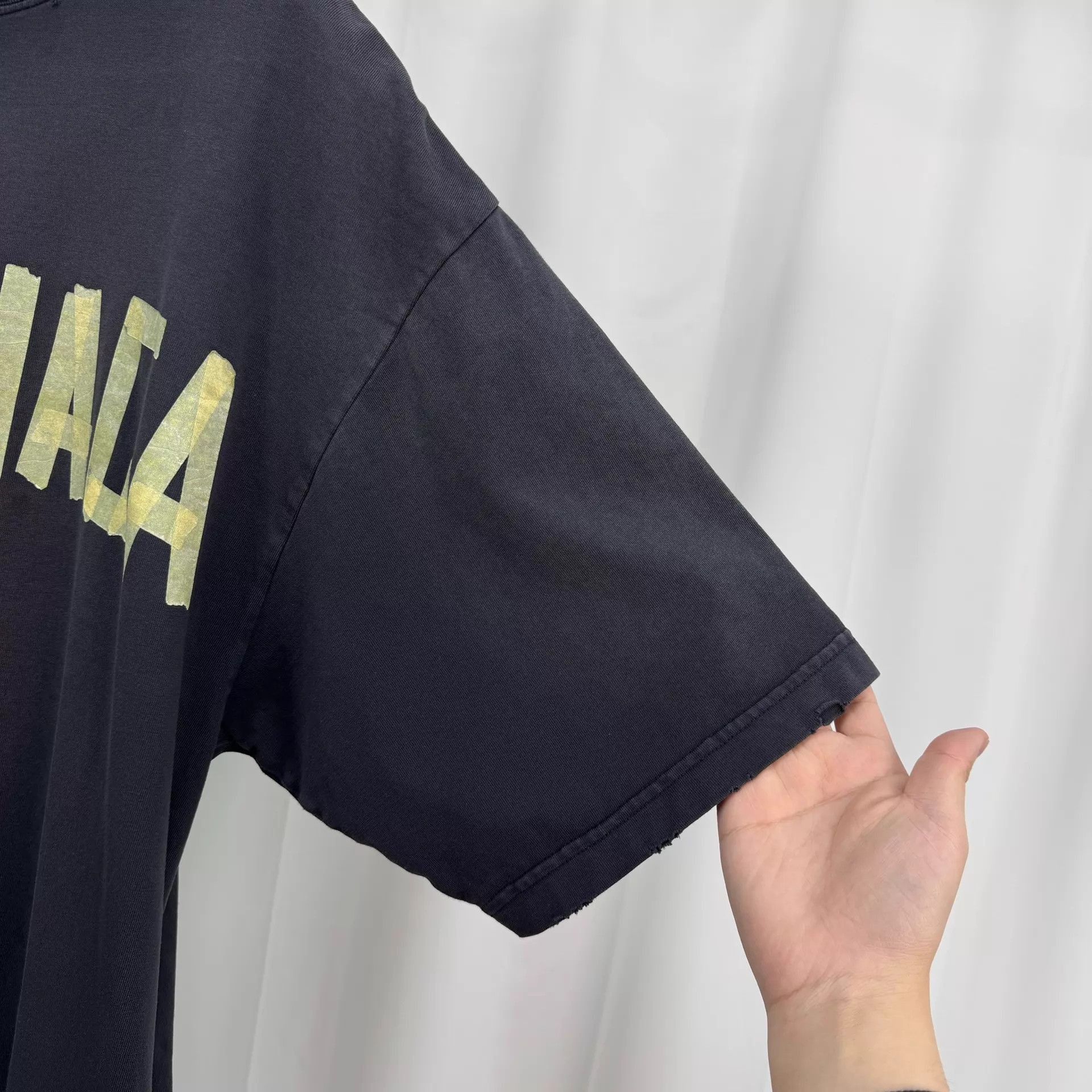 Balenciaga Black Short Sleeve Oversized Graphic T-Shirt Size US XS / EU 42 / 0 - 4 Thumbnail