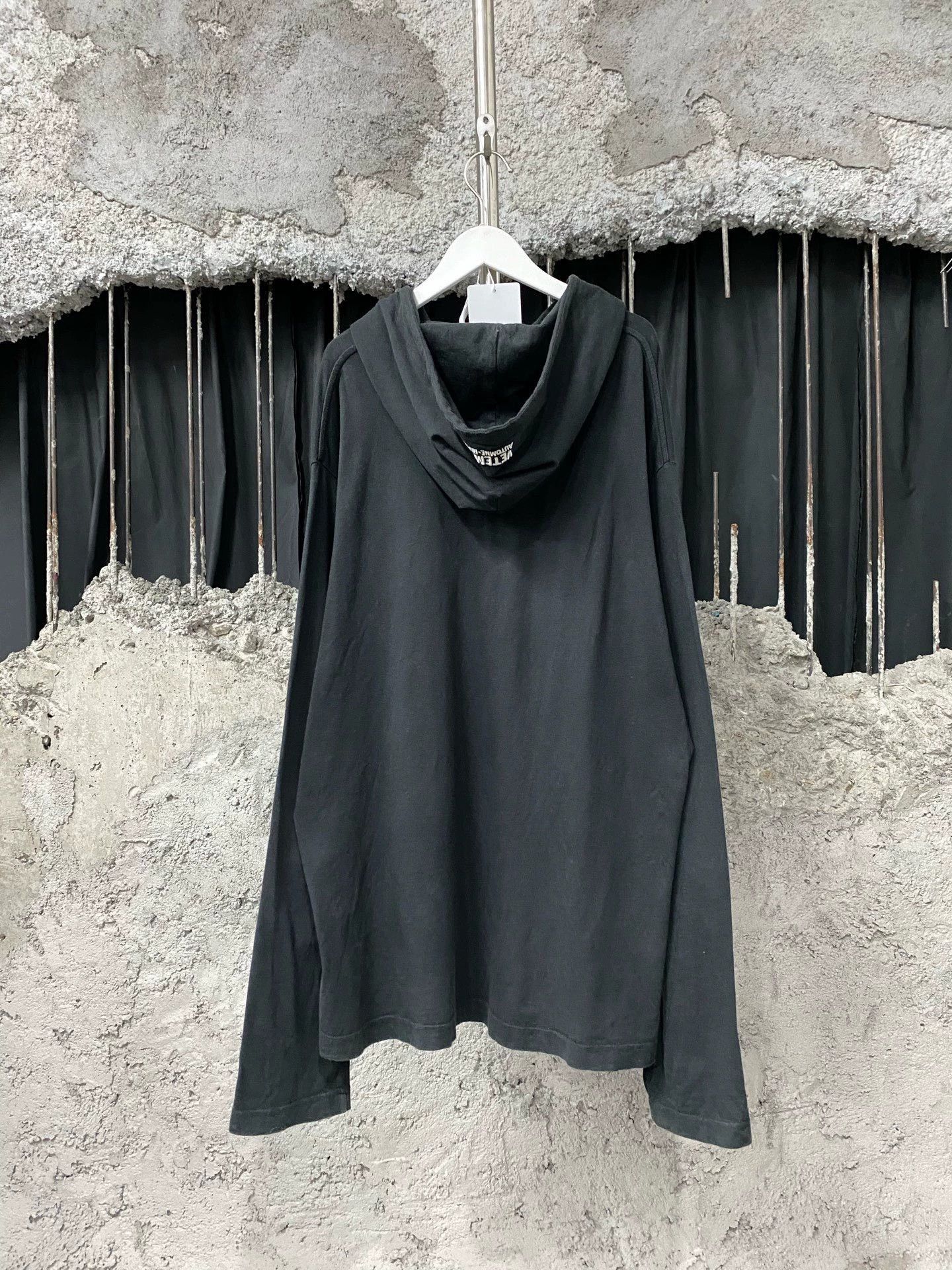 Vetements Black Graphic Print Long Sleeve Hoodie Size US S / EU 44-46 / 1 - 2 Thumbnail