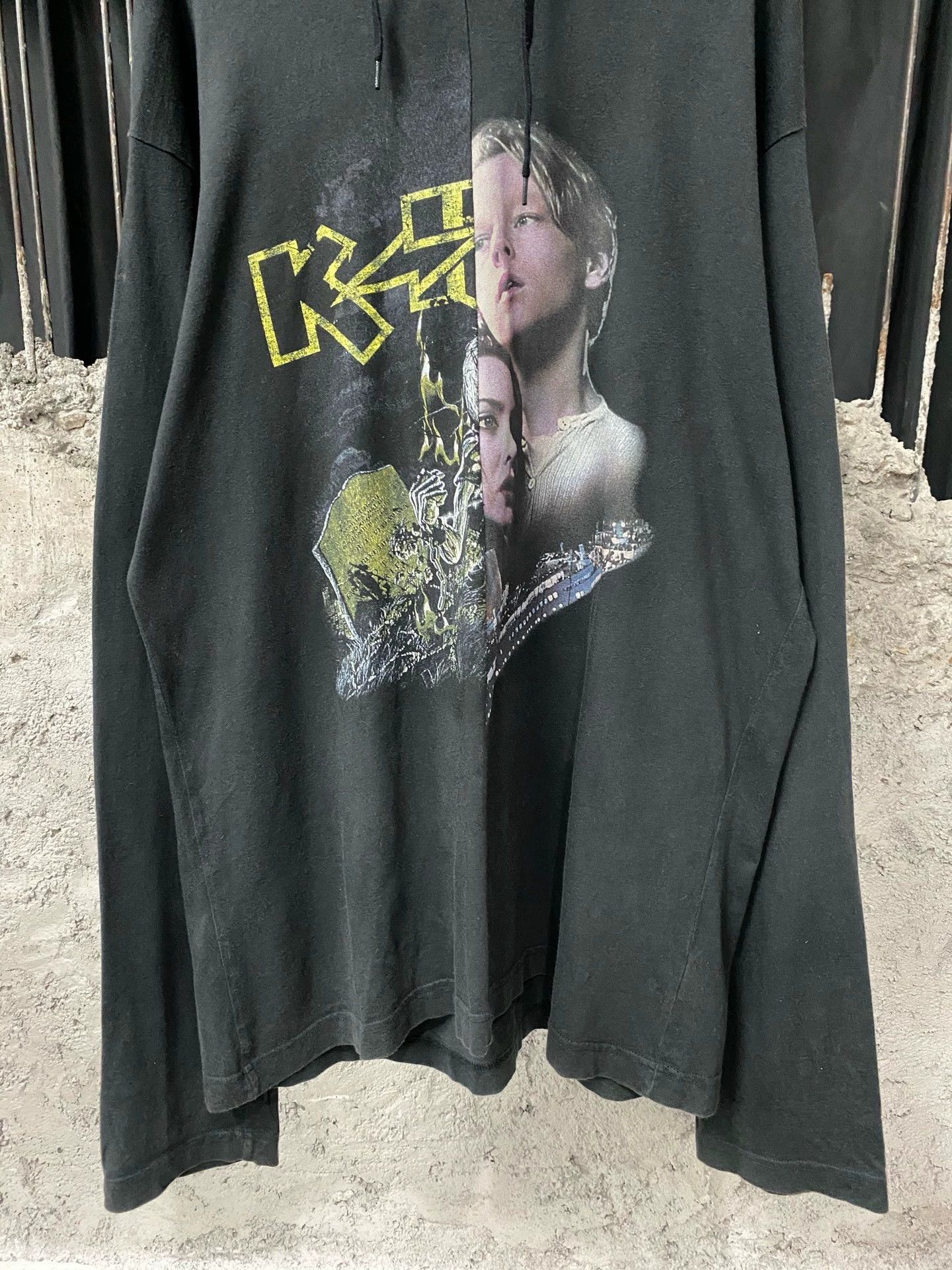 Vetements Black Graphic Print Long Sleeve Hoodie Size US S / EU 44-46 / 1 - 4 Thumbnail