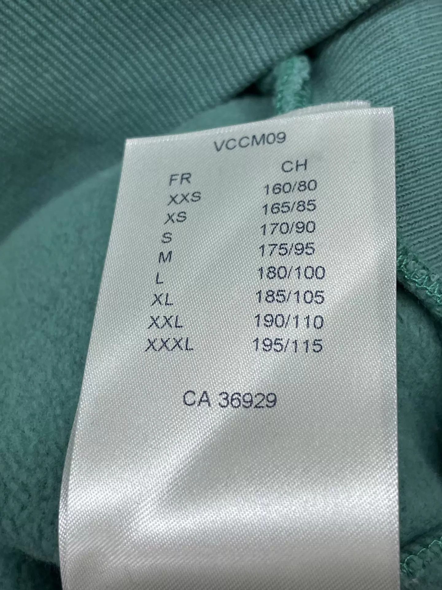 Louis Vuitton Green Hoodie with Drawstrings and Front Pocket Size US M / EU 48-50 / 2 - 7 Thumbnail