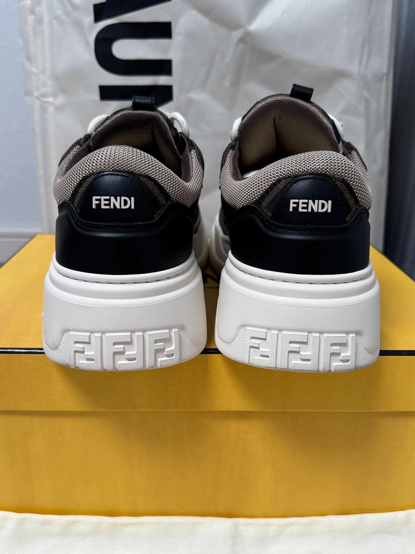 Fendi Black Low-Top Sneakers Size 10 Size US 10 / EU 43 - 6 Thumbnail
