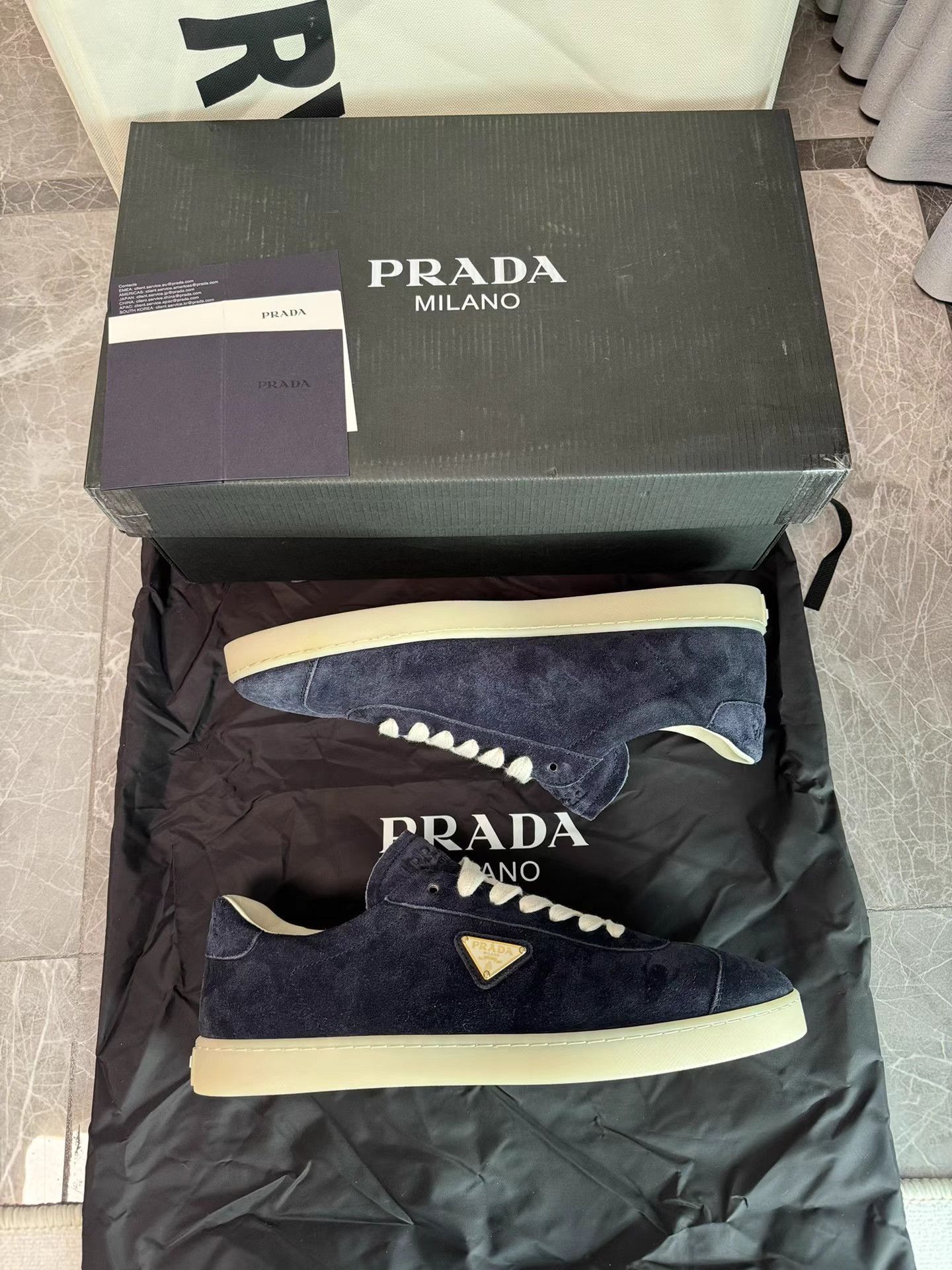 Prada Blue Low-Top Sneakers Size 9 Size US 9 / EU 42 - 7 Thumbnail