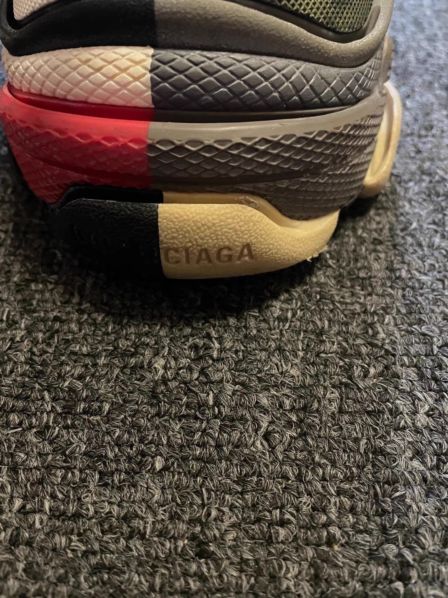 Balenciaga Multi-Color Low-Top Sneakers Size 9 Size US 9 / EU 42 - 4 Thumbnail