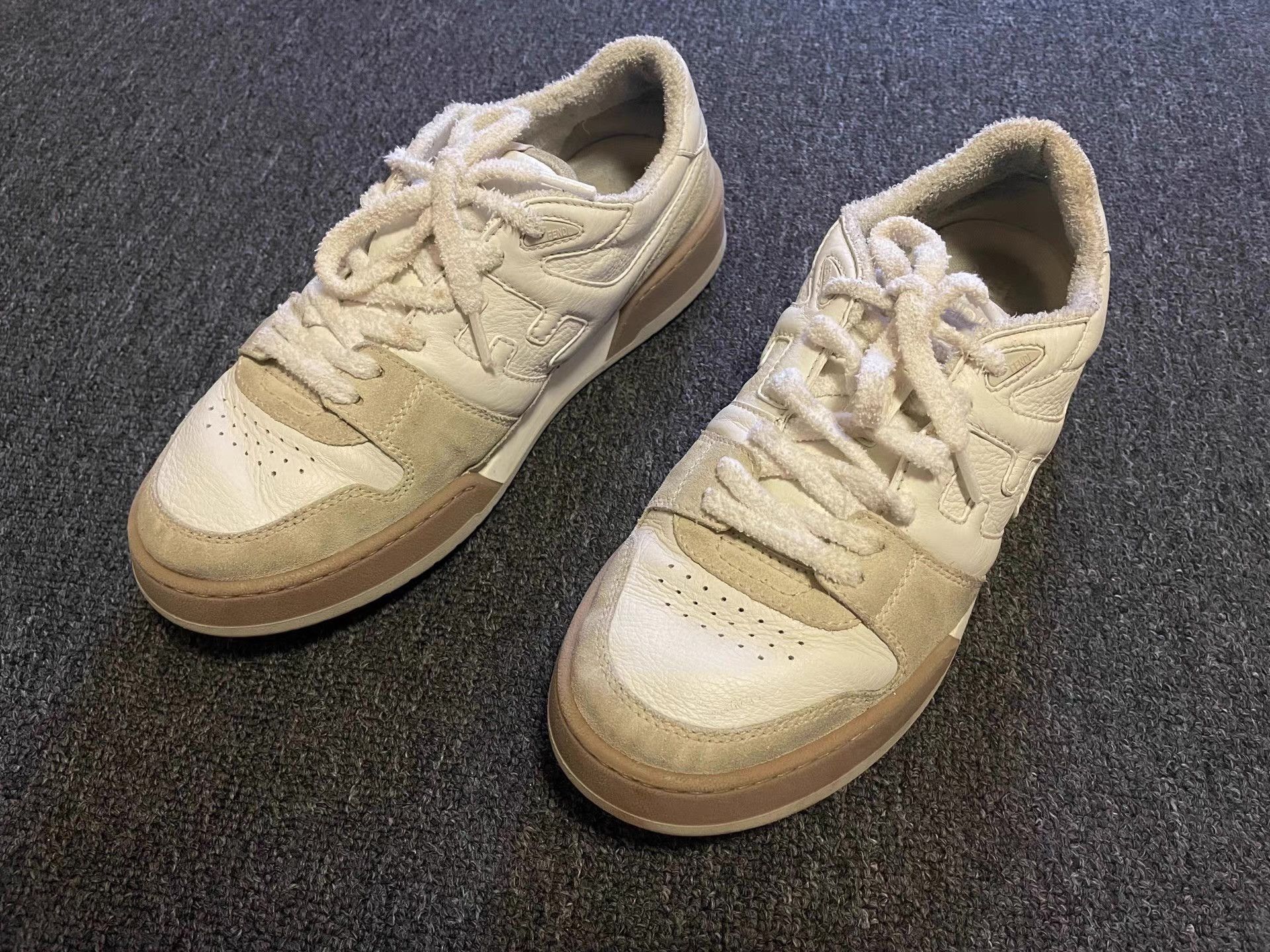Fendi Beige Low-Top Sneakers Size 9 Size US 9 / EU 42 - 2 Thumbnail