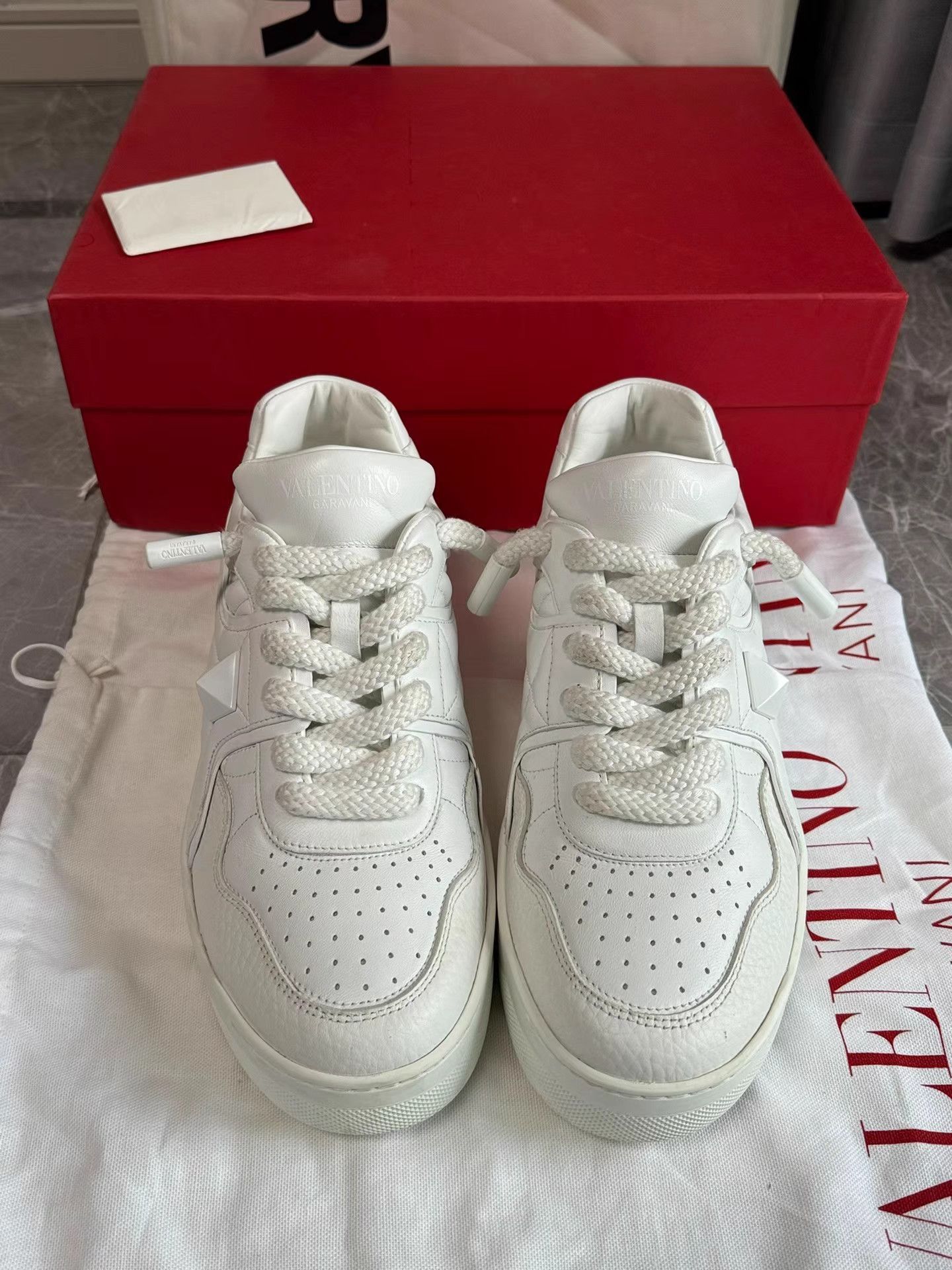Valentino White Low-Top Platform Sneakers Size 8 Size US 8 / EU 41 - 2 Thumbnail