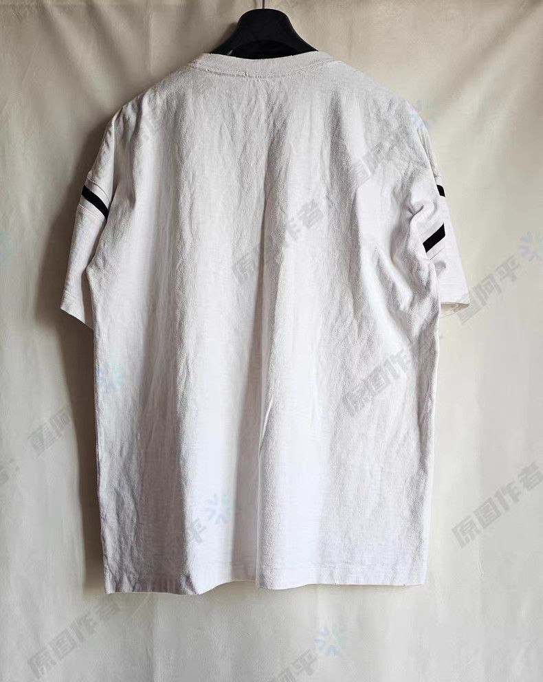 Dior White Short Sleeve Graphic Tee with Number 47 Size US M / EU 48-50 / 2 - 4 Thumbnail